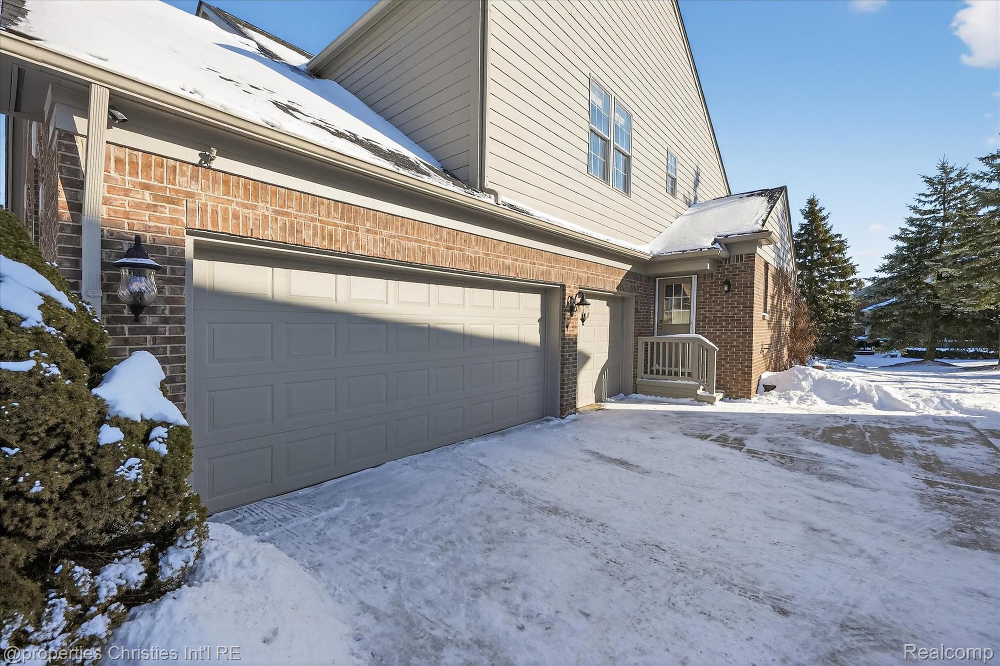 16224 Oak Forest Court W