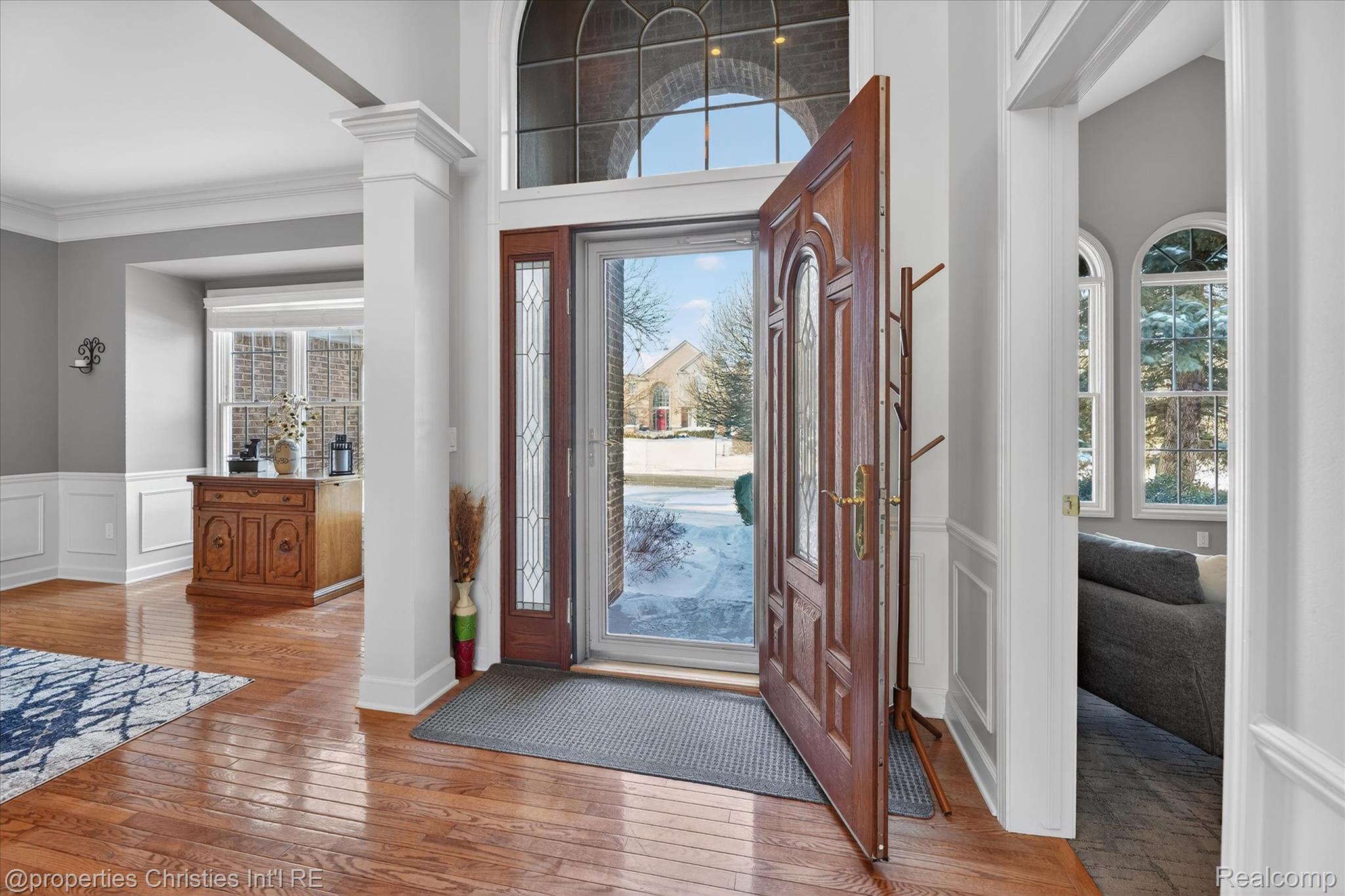 16224 Oak Forest Court W