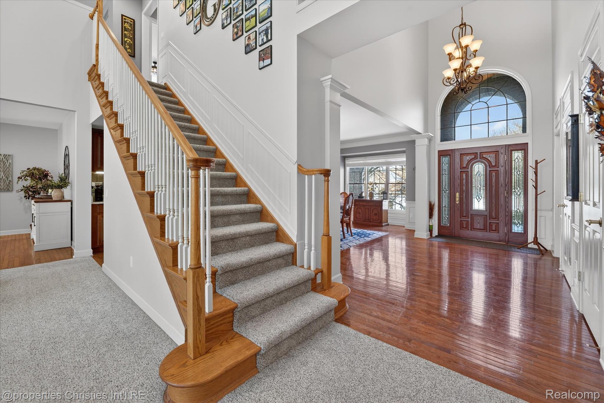 16224 Oak Forest Court W