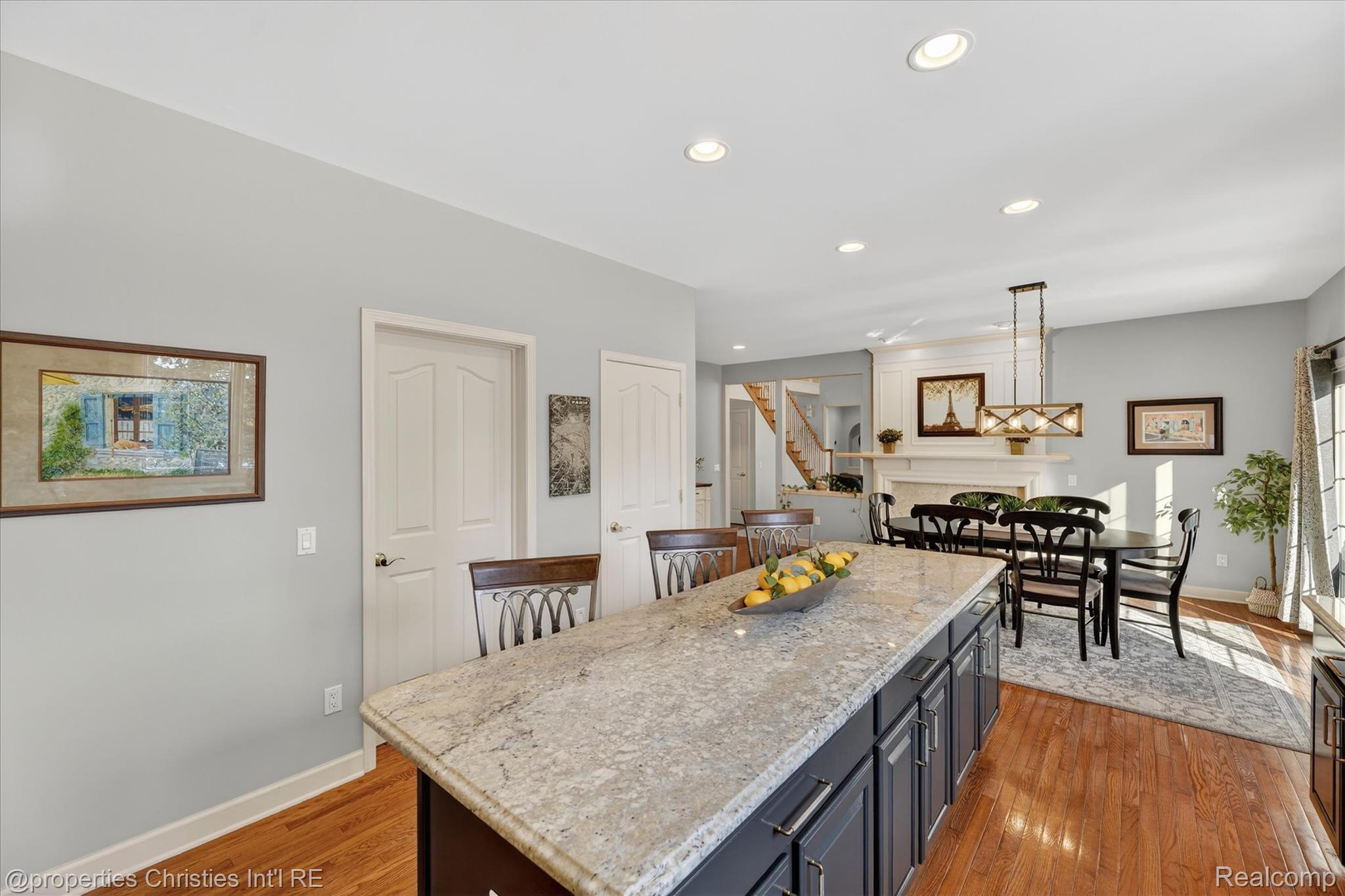 16224 Oak Forest Court W