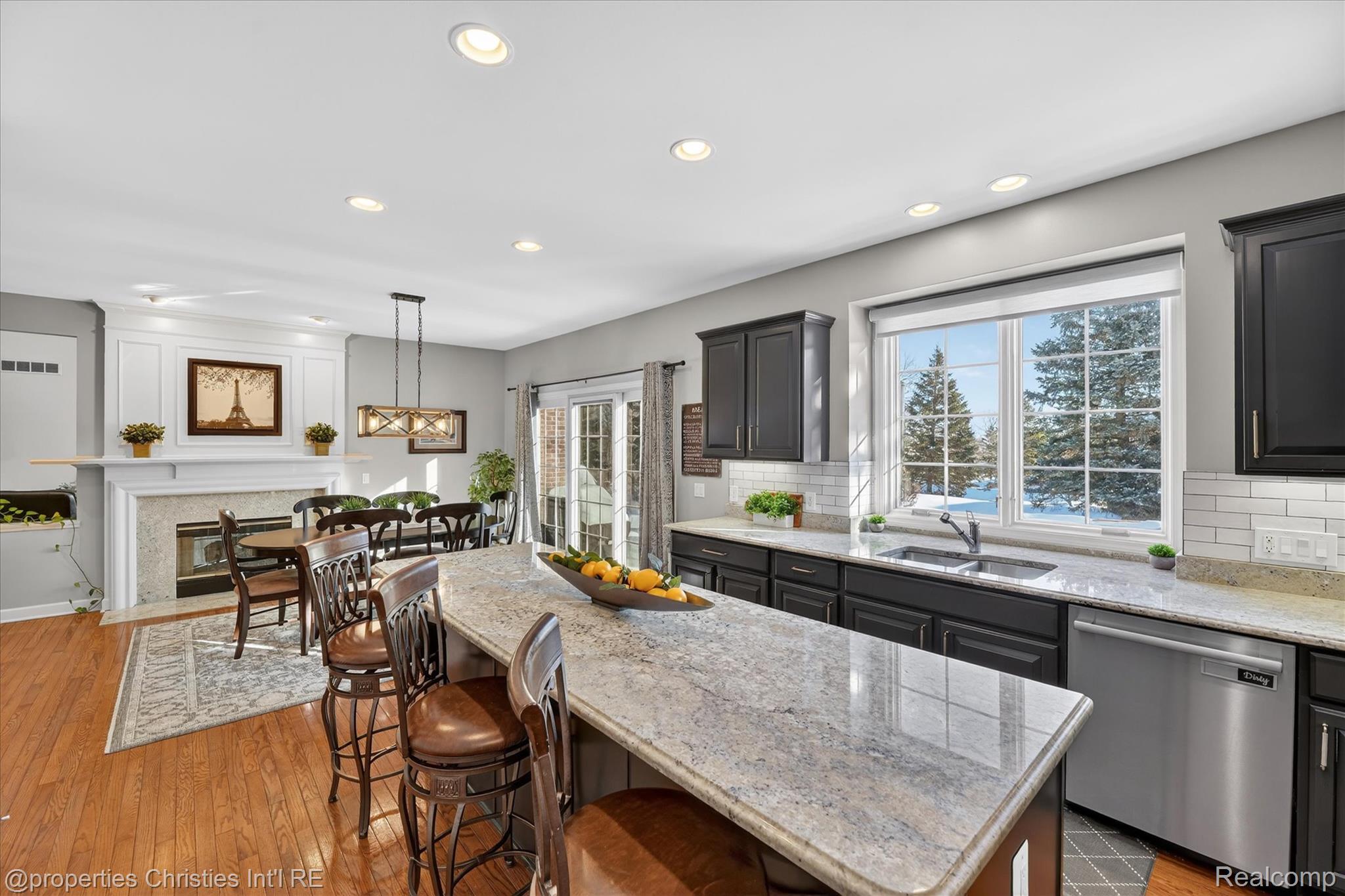 16224 Oak Forest Court W