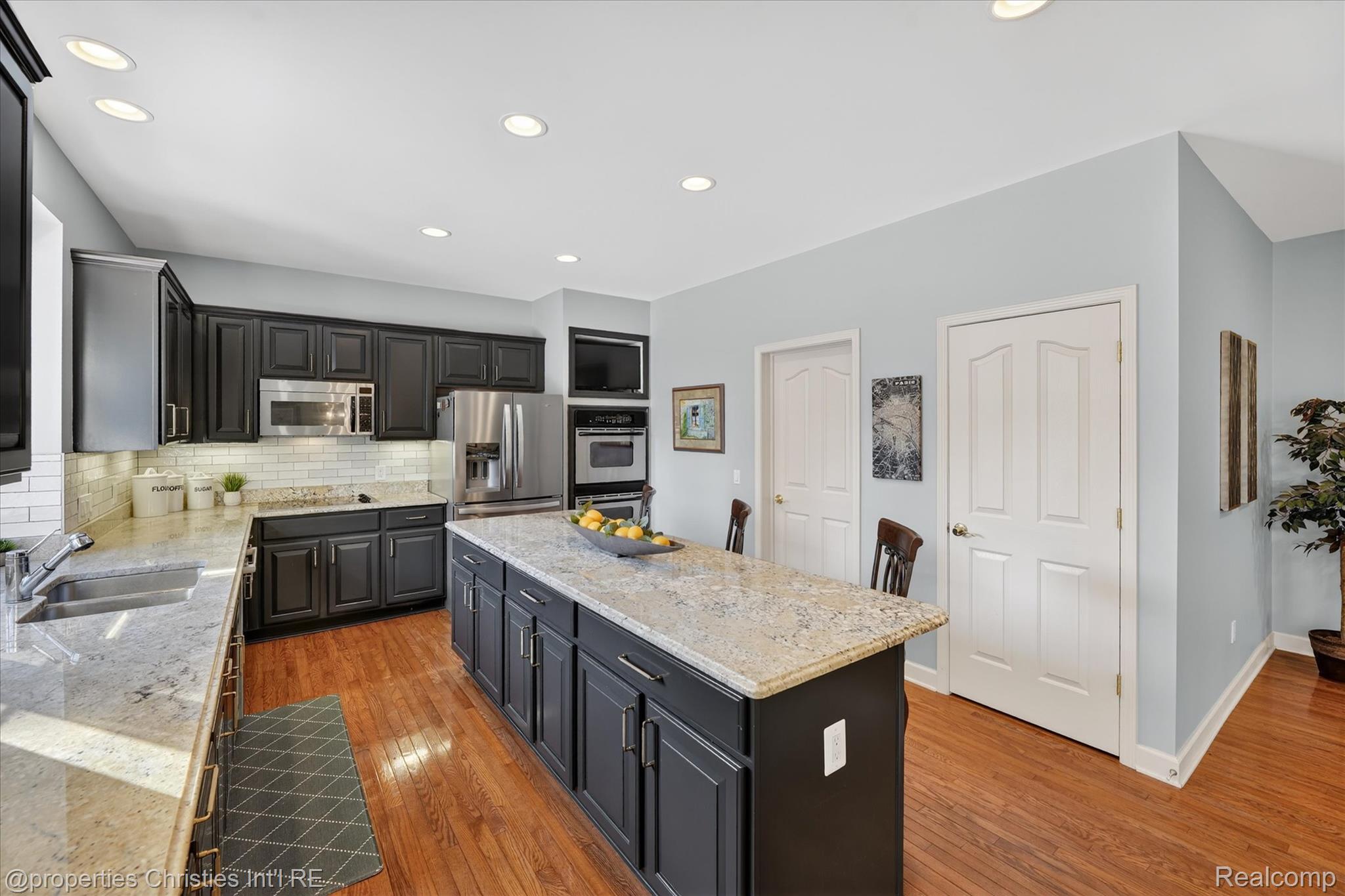 16224 Oak Forest Court W