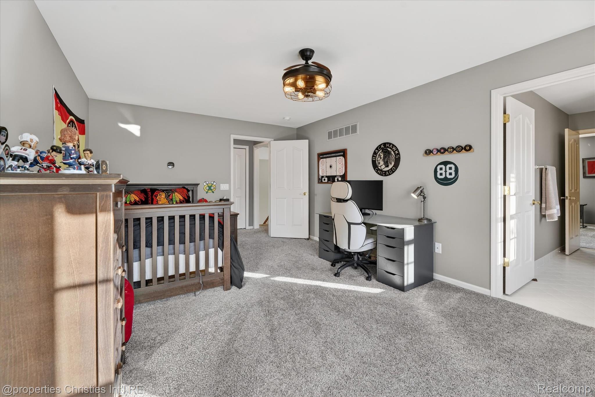 16224 Oak Forest Court W