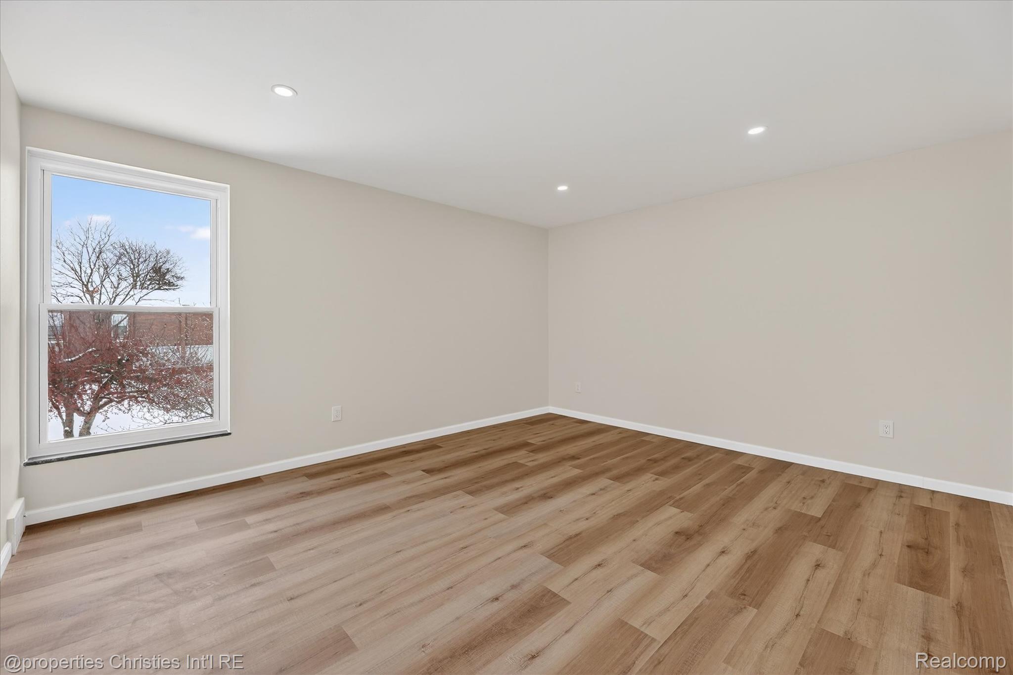 32651 5 Mile Road 15