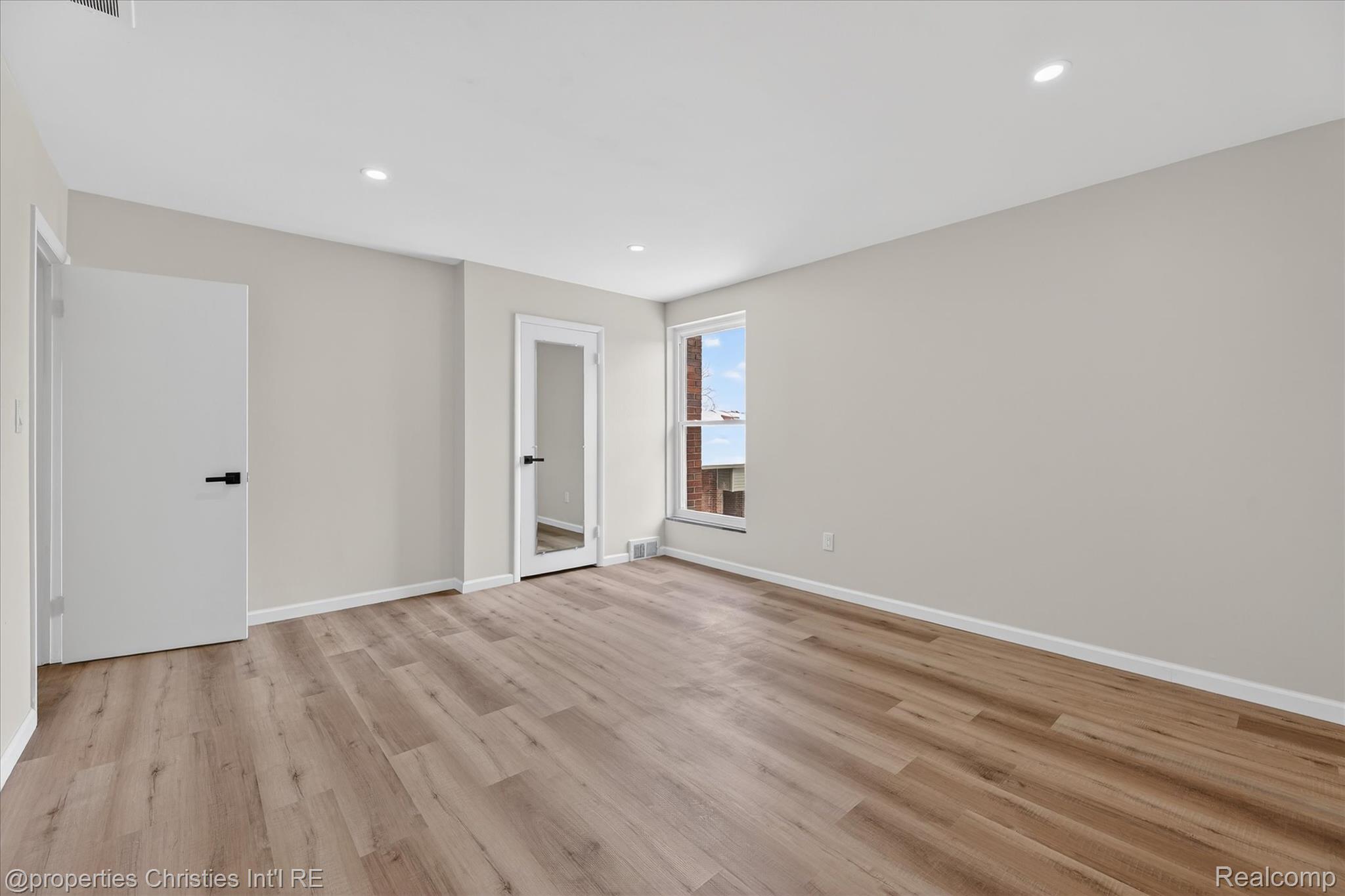 32651 5 Mile Road 15