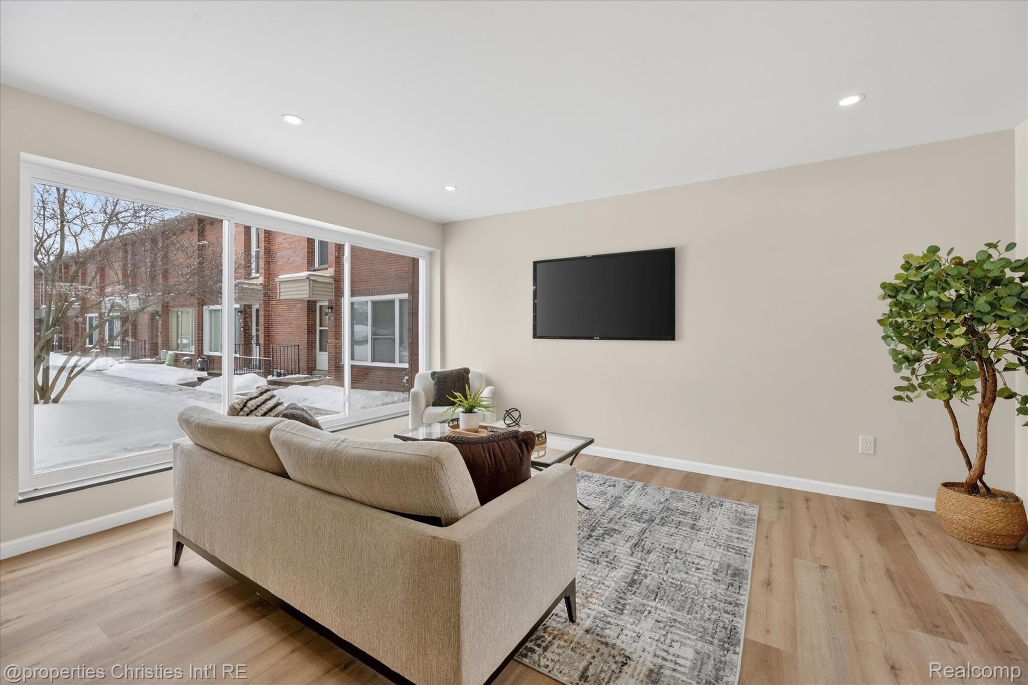 32651 5 Mile Road 15