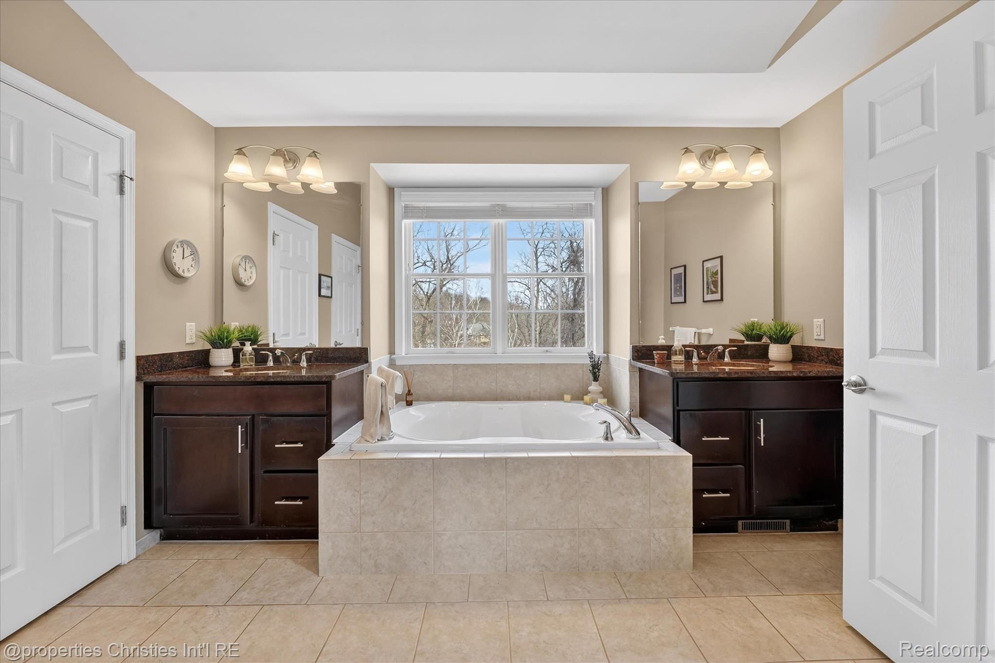 15465 Prestwick Circle N