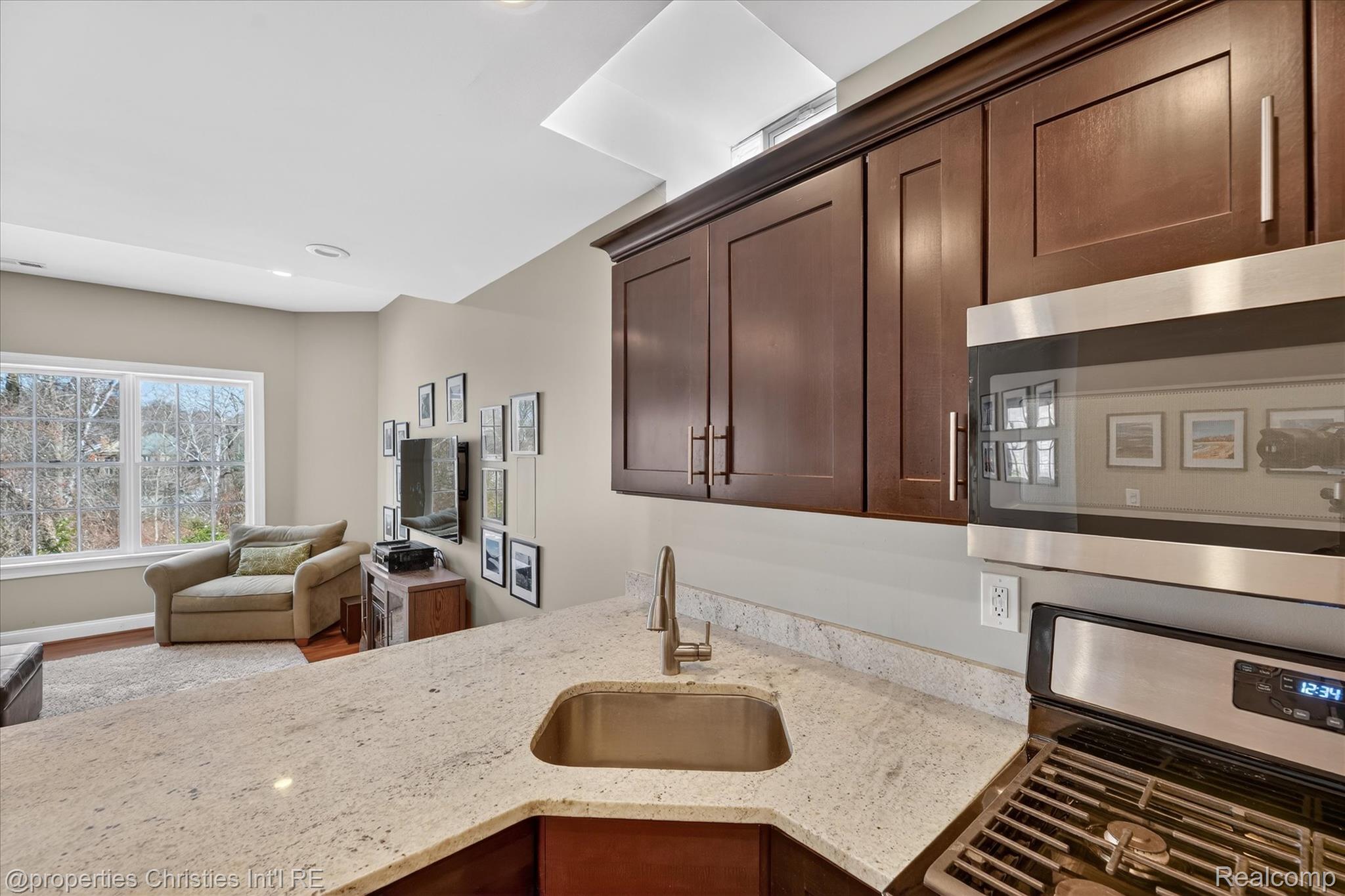 15465 Prestwick Circle N