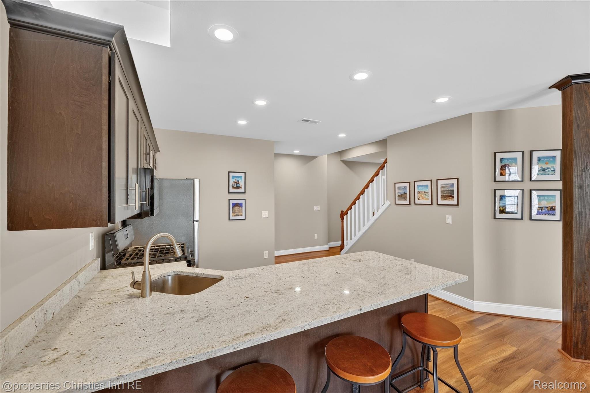 15465 Prestwick Circle N