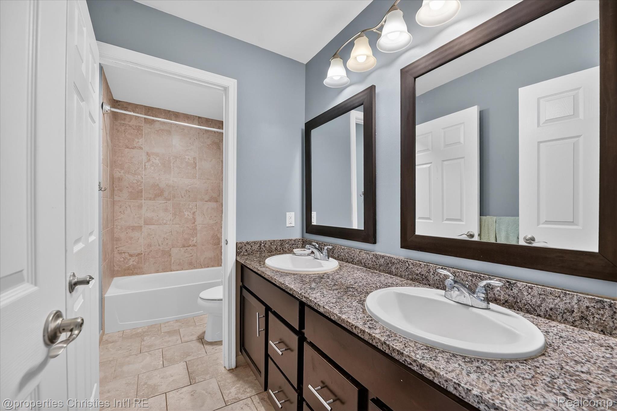 15465 Prestwick Circle N