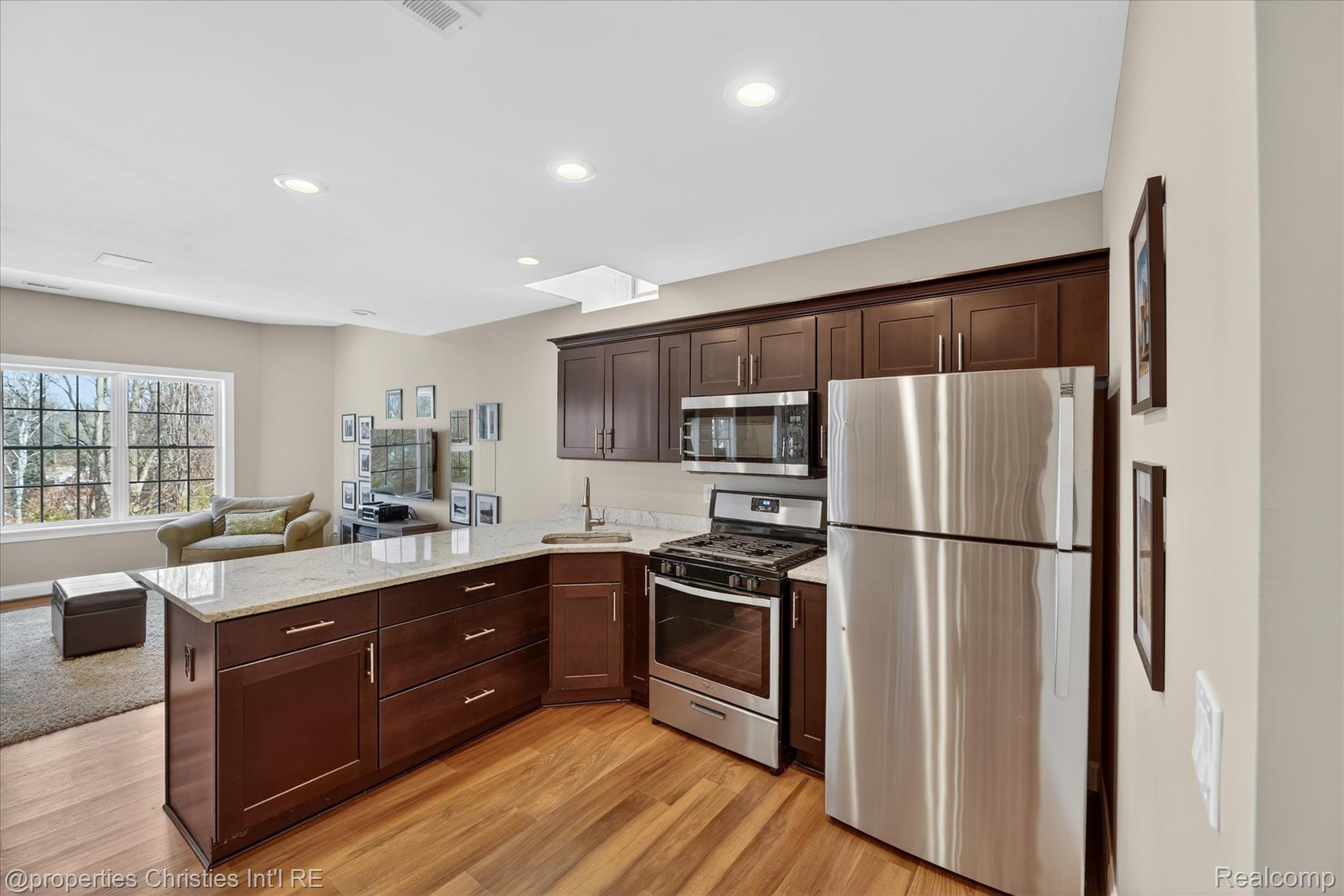 15465 Prestwick Circle N