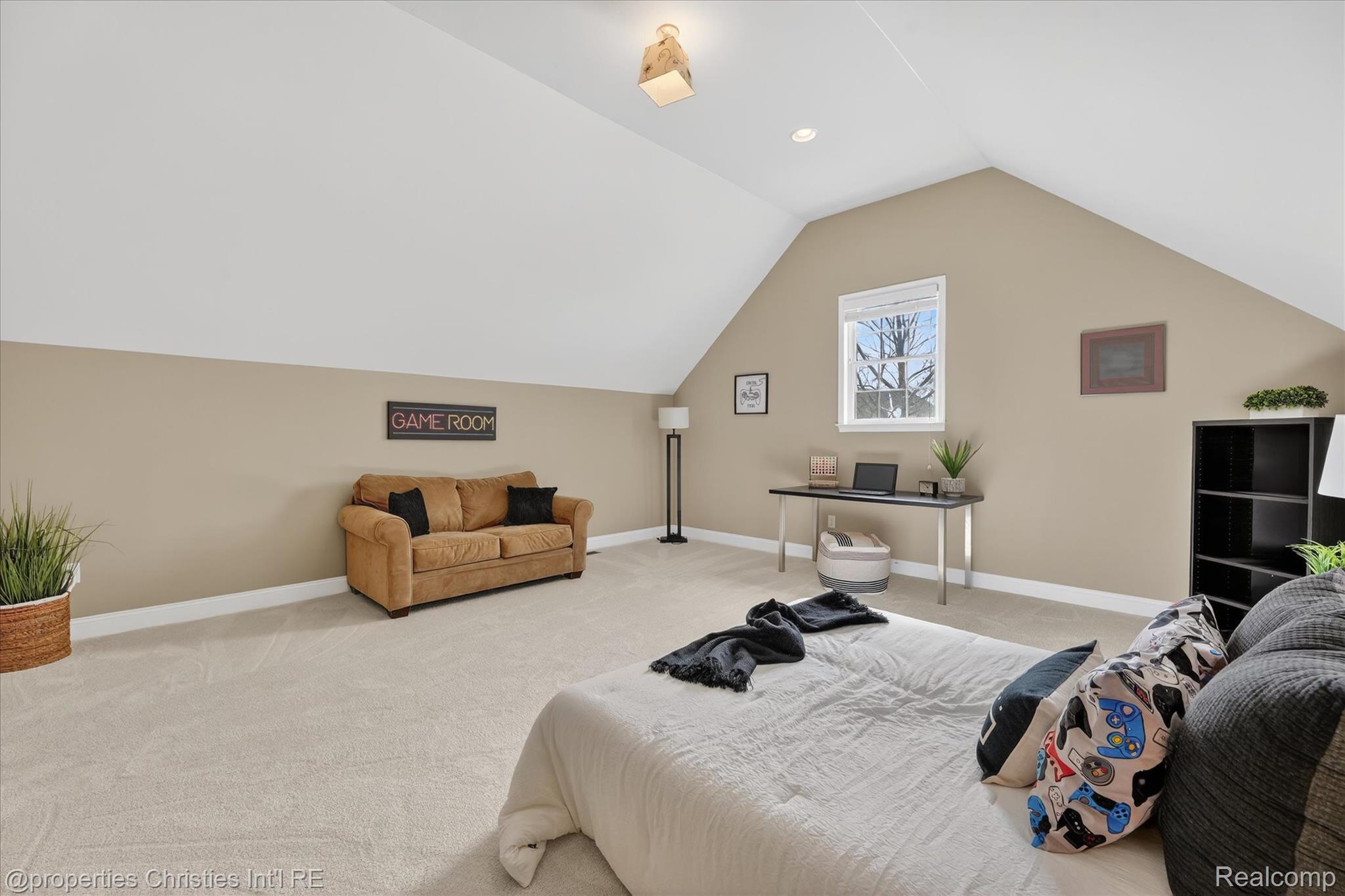 15465 Prestwick Circle N