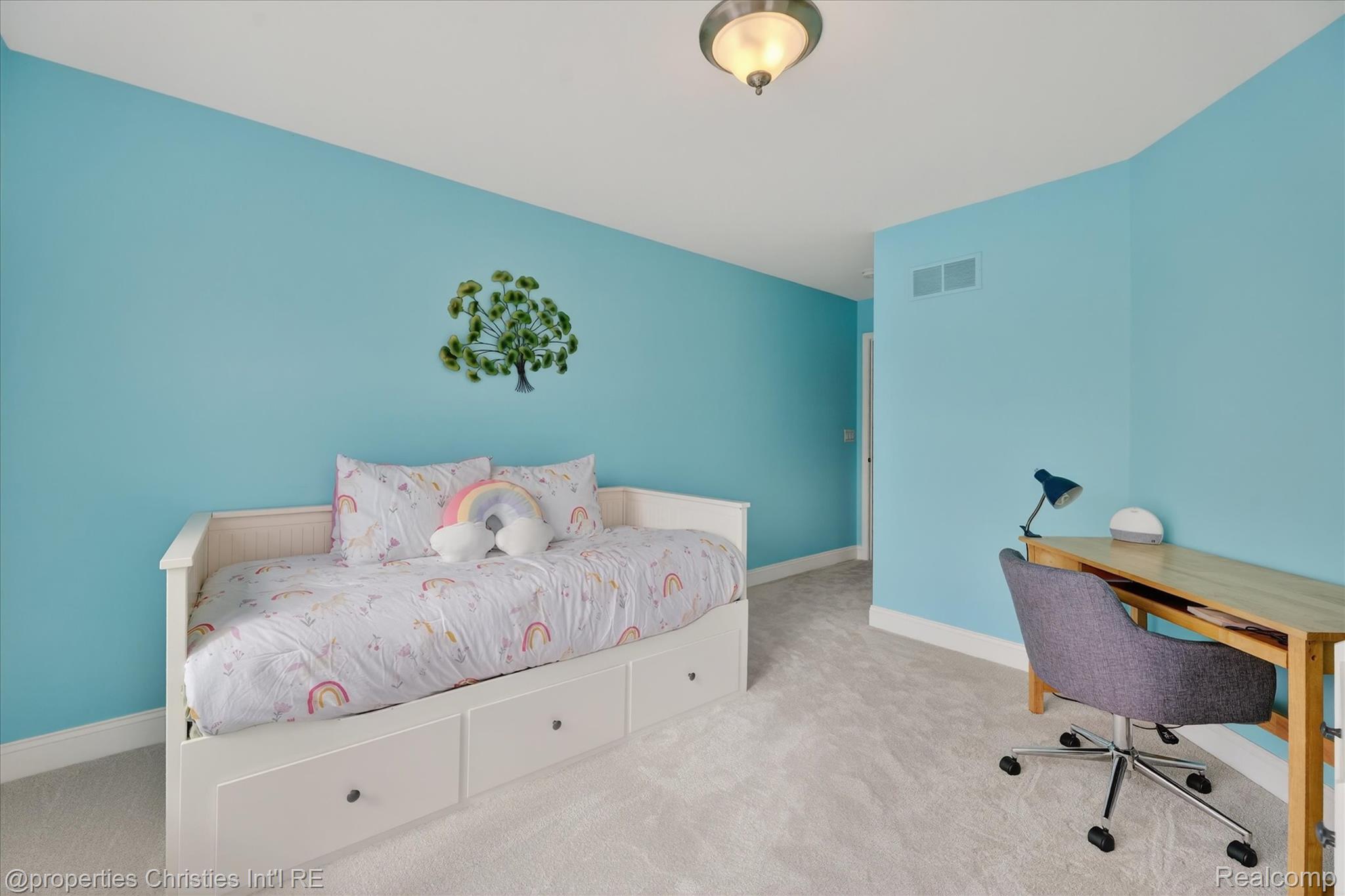 15465 Prestwick Circle N