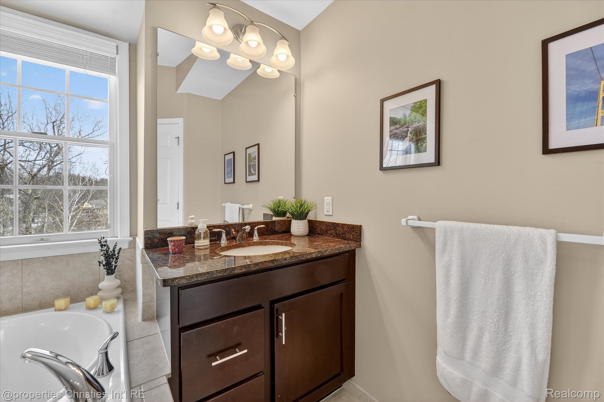 15465 Prestwick Circle N