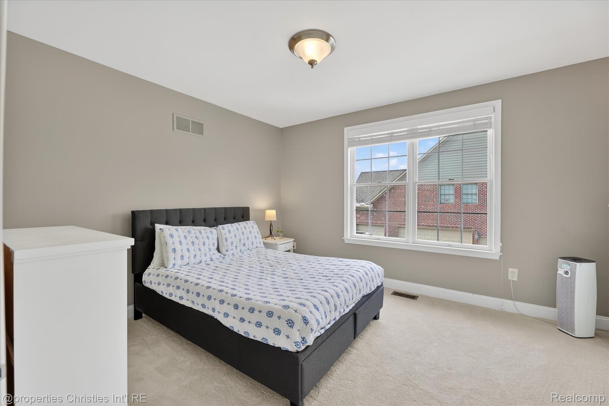 15465 Prestwick Circle N