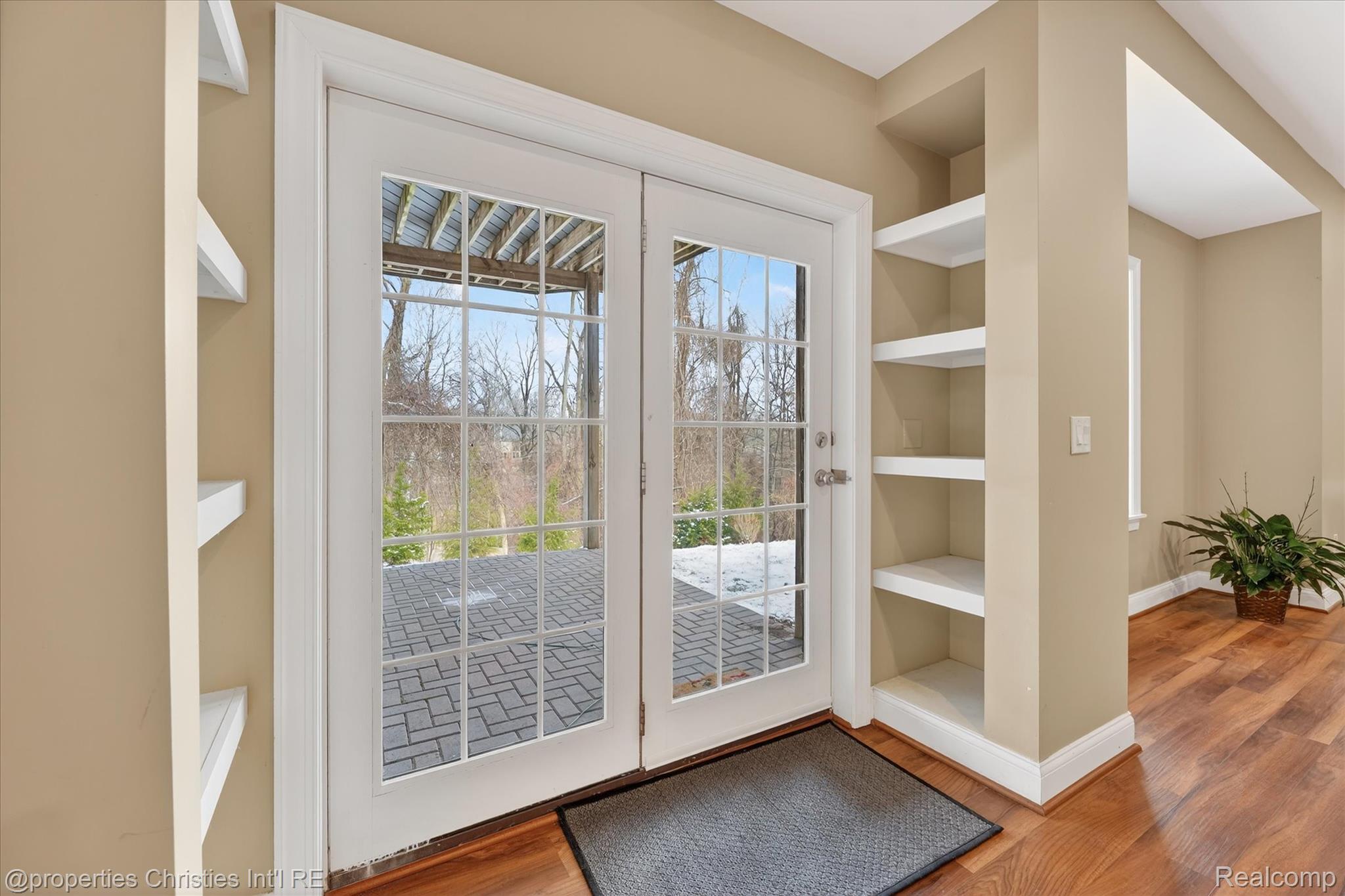 15465 Prestwick Circle N