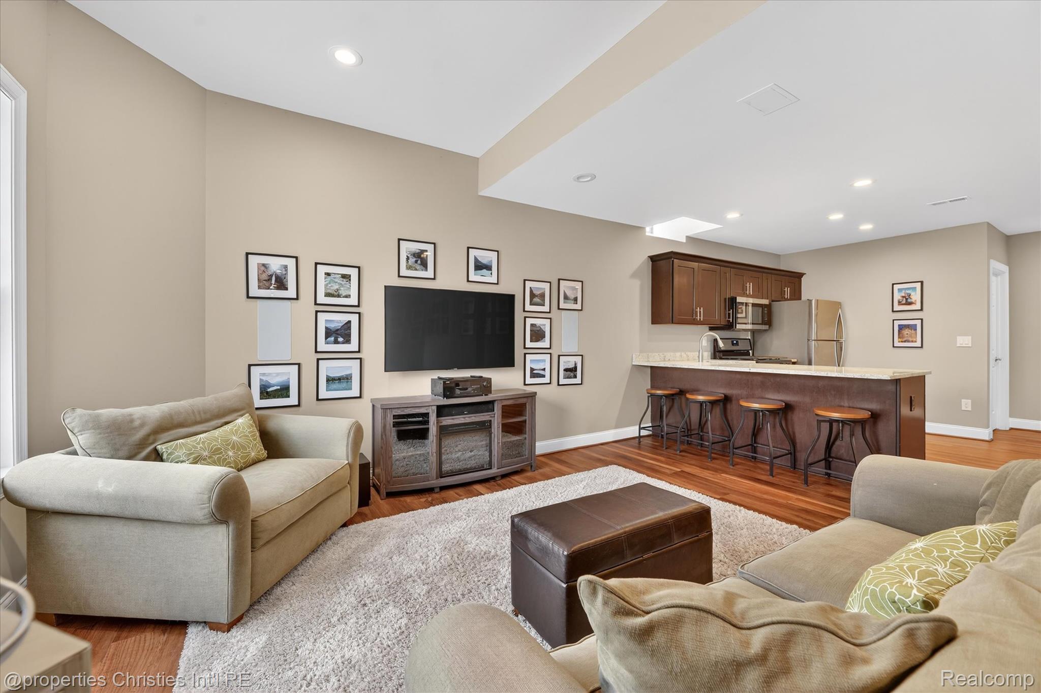 15465 Prestwick Circle N