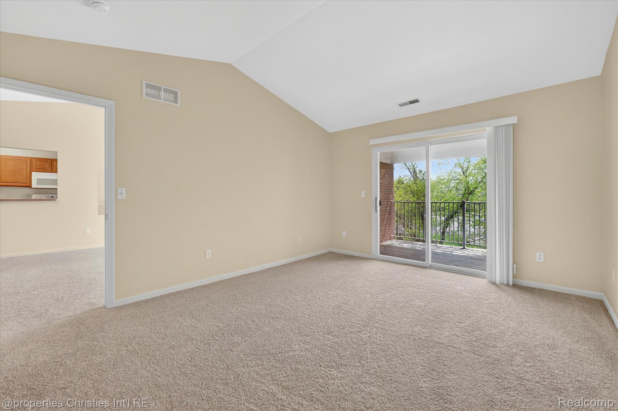 16773 Carriage Way