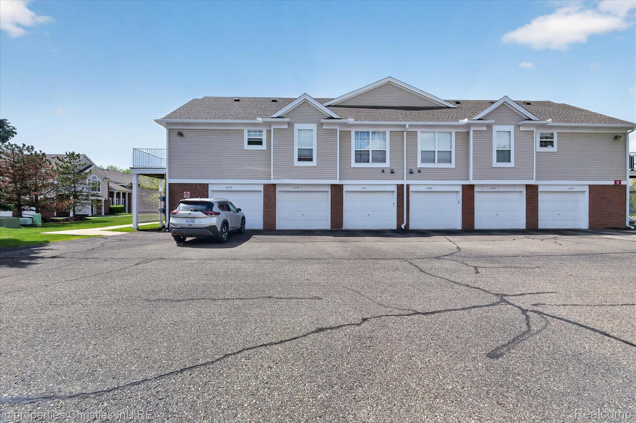 16773 Carriage Way