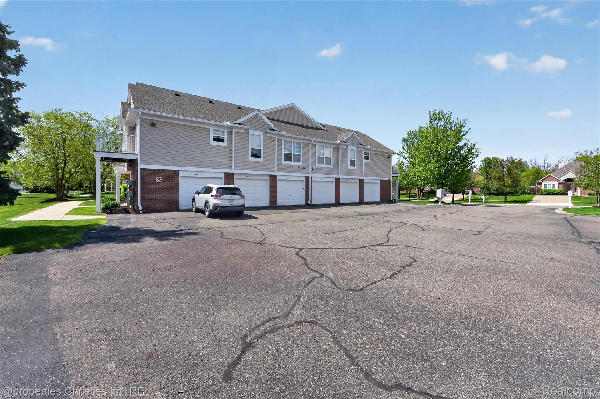 16773 Carriage Way