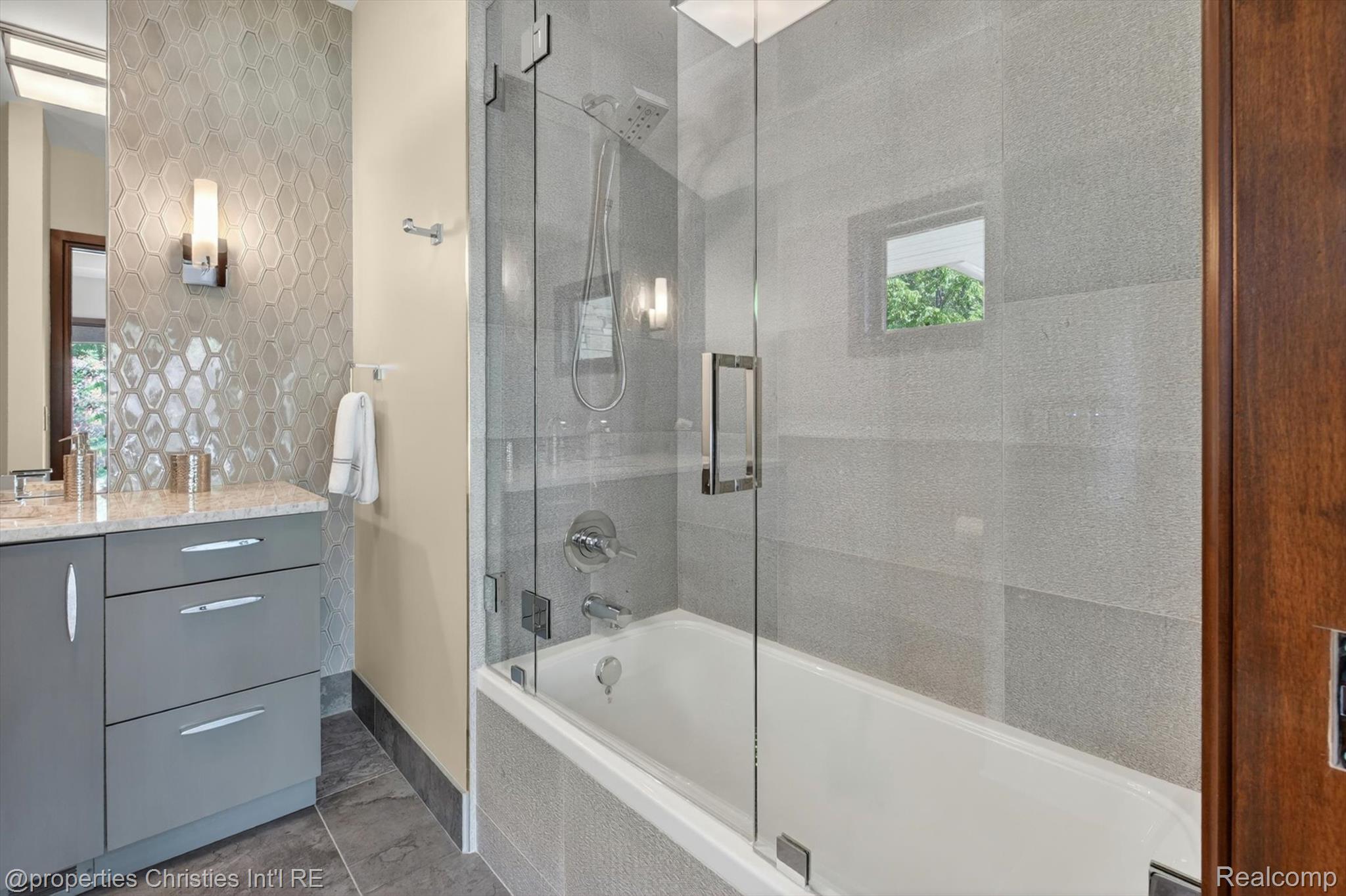 22635 Evergreen Court