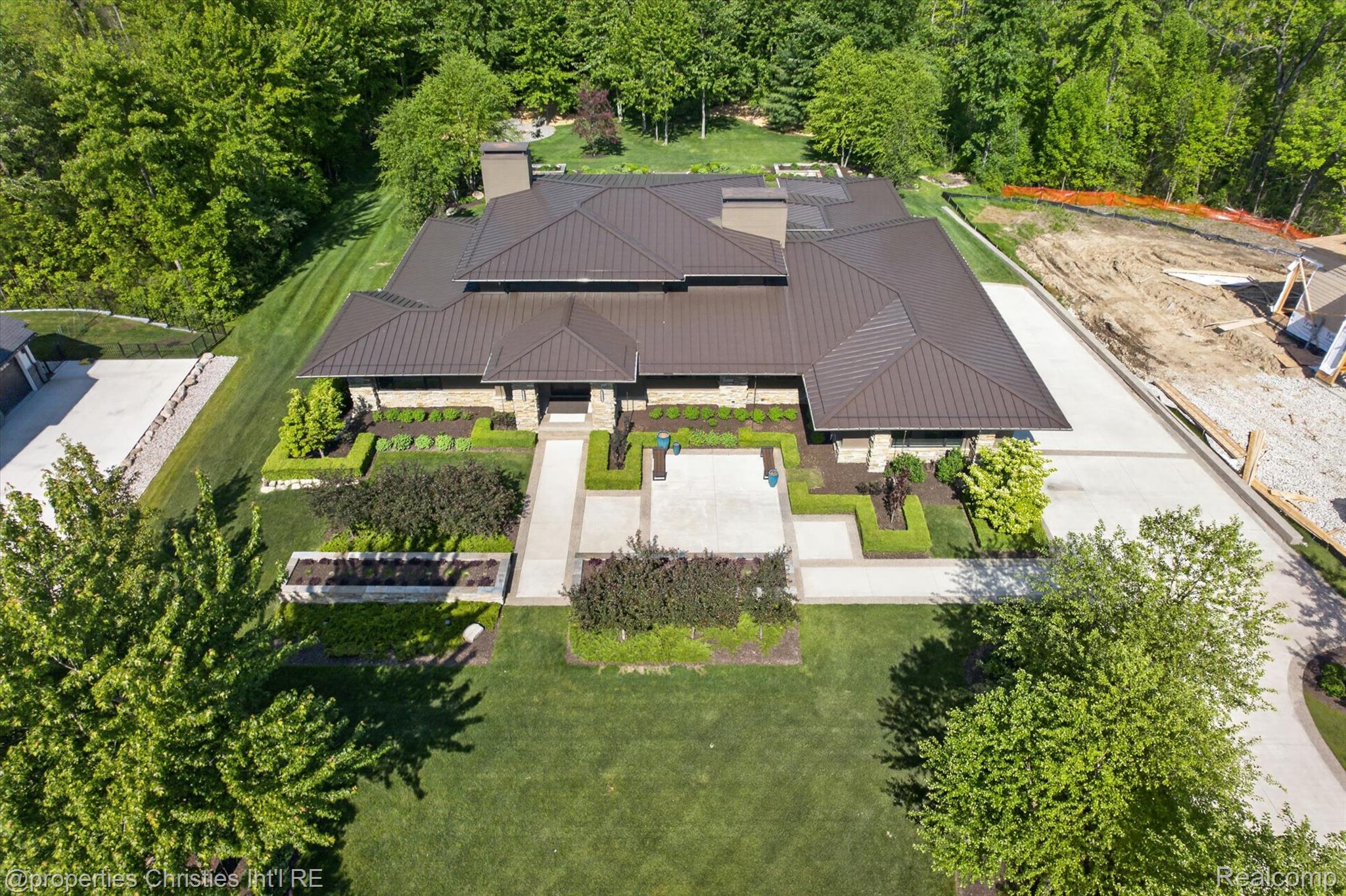 22635 Evergreen Court