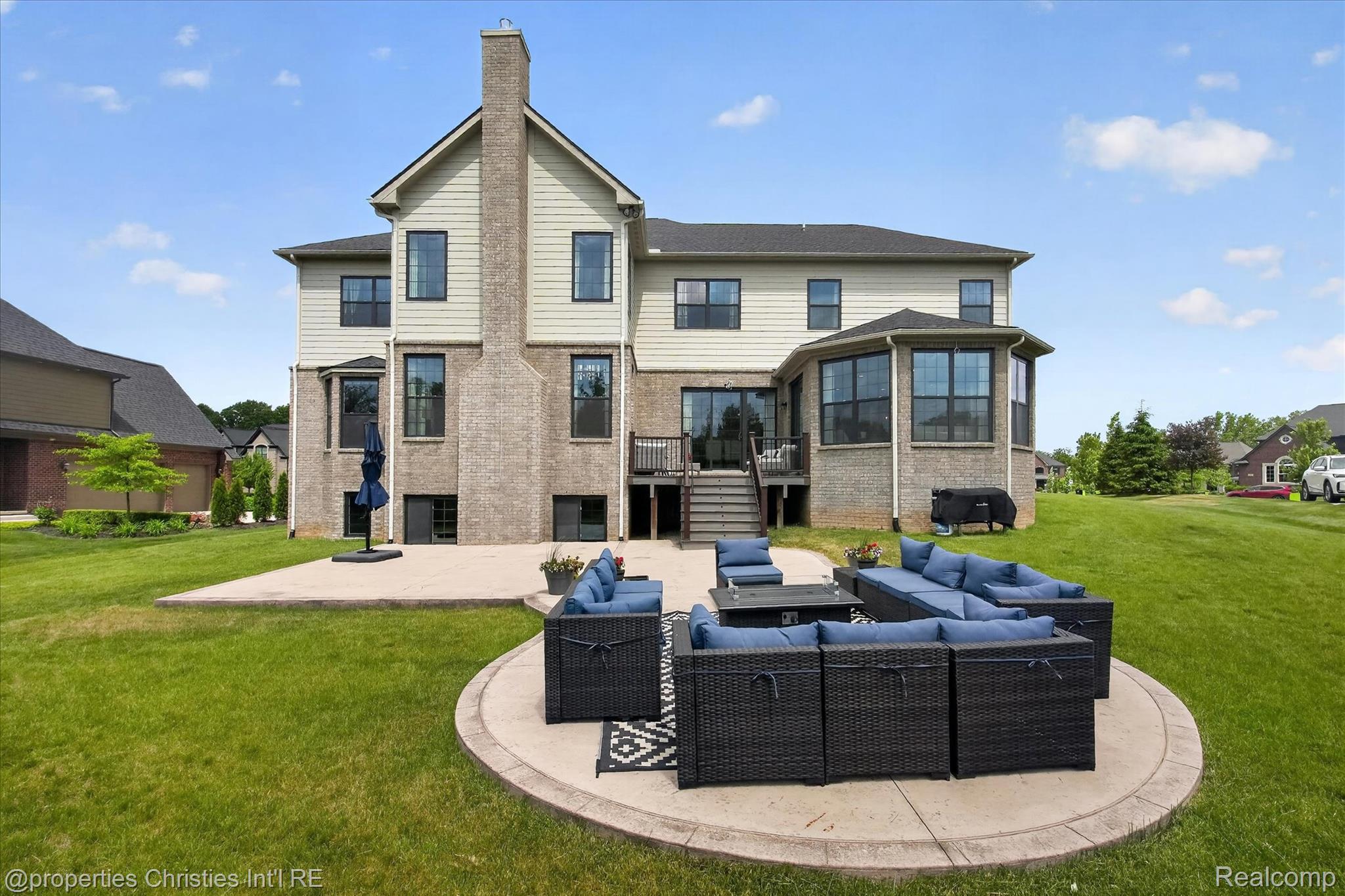 47711 Dunhill Court