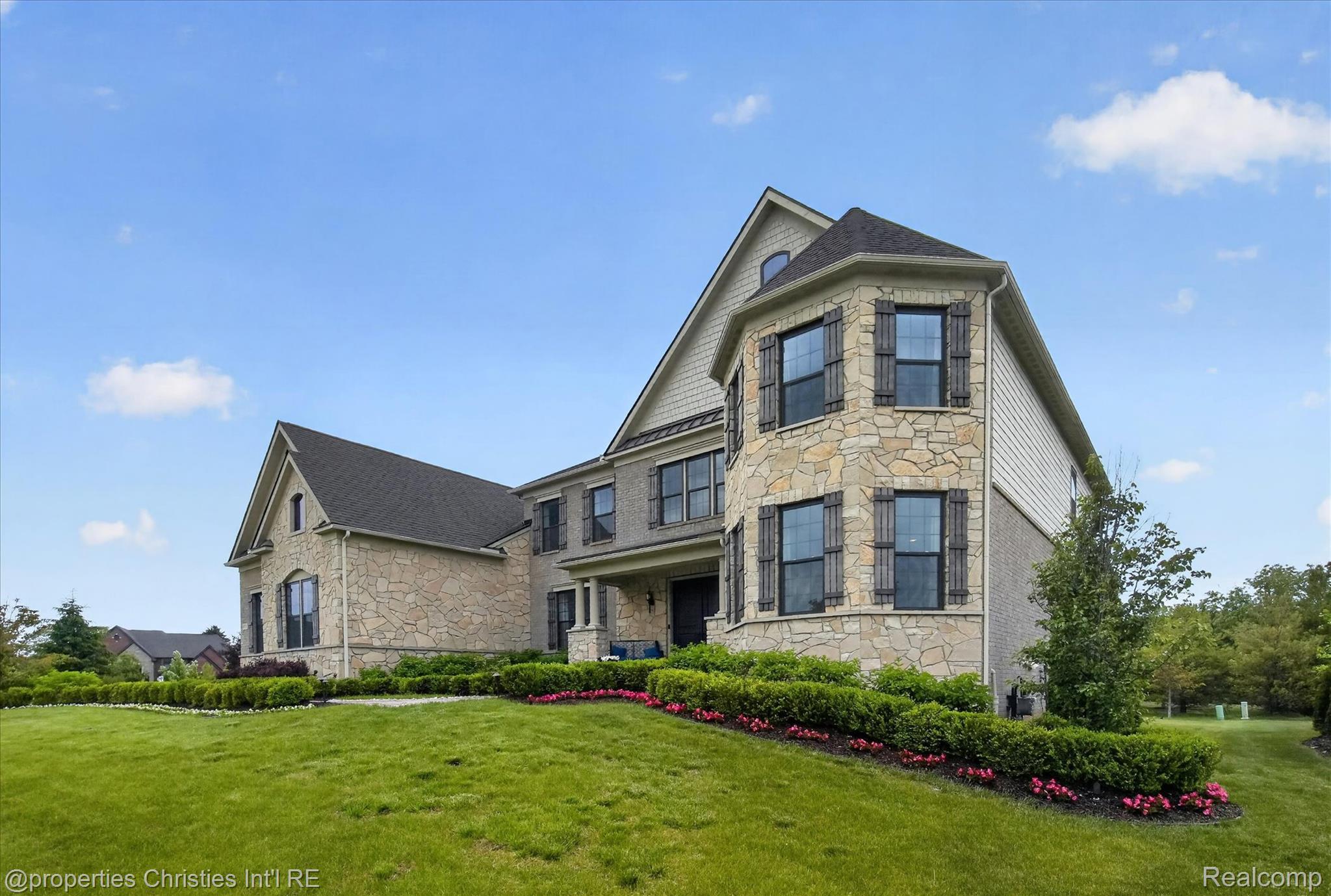 47711 Dunhill Court