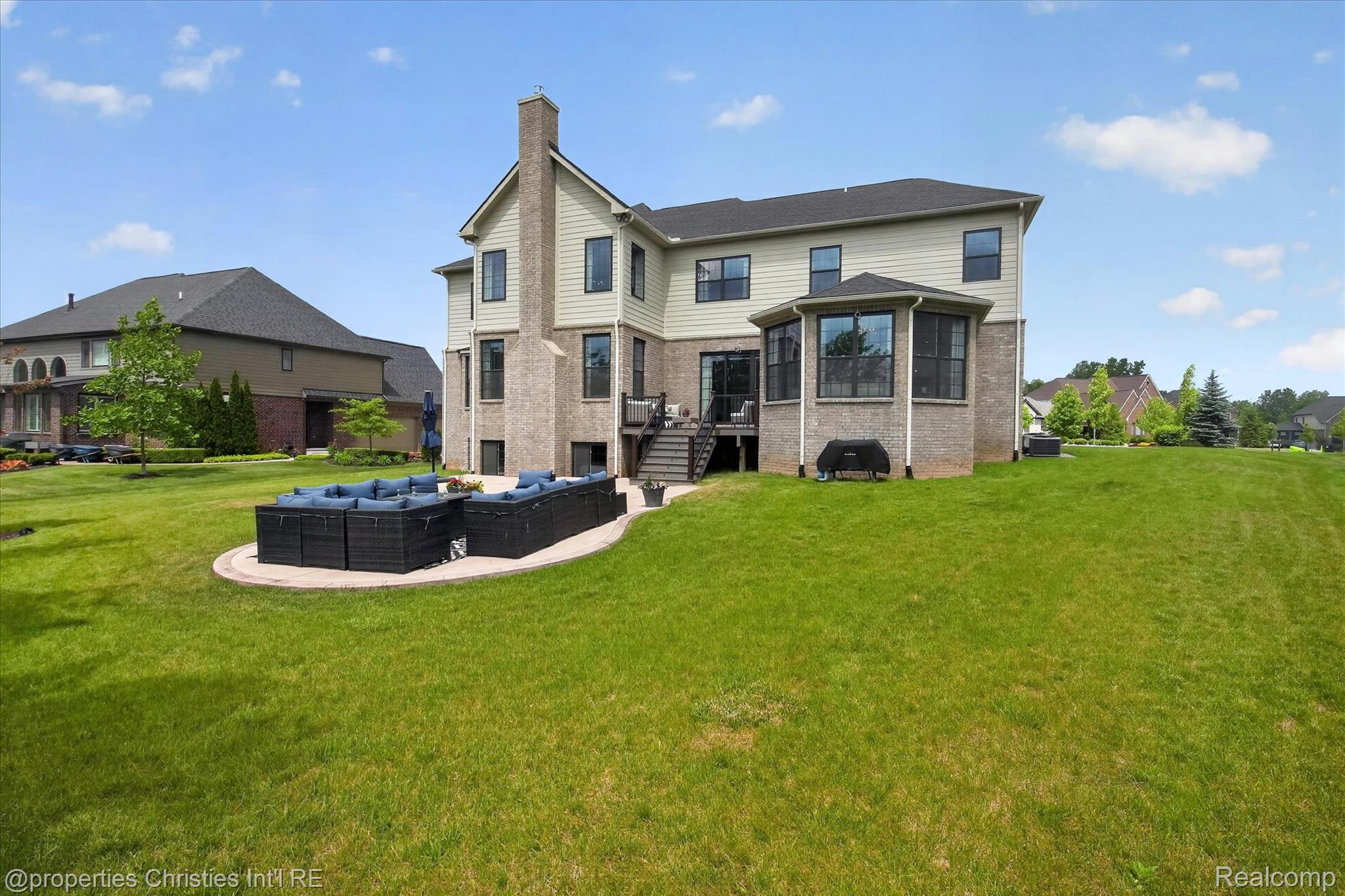 47711 Dunhill Court
