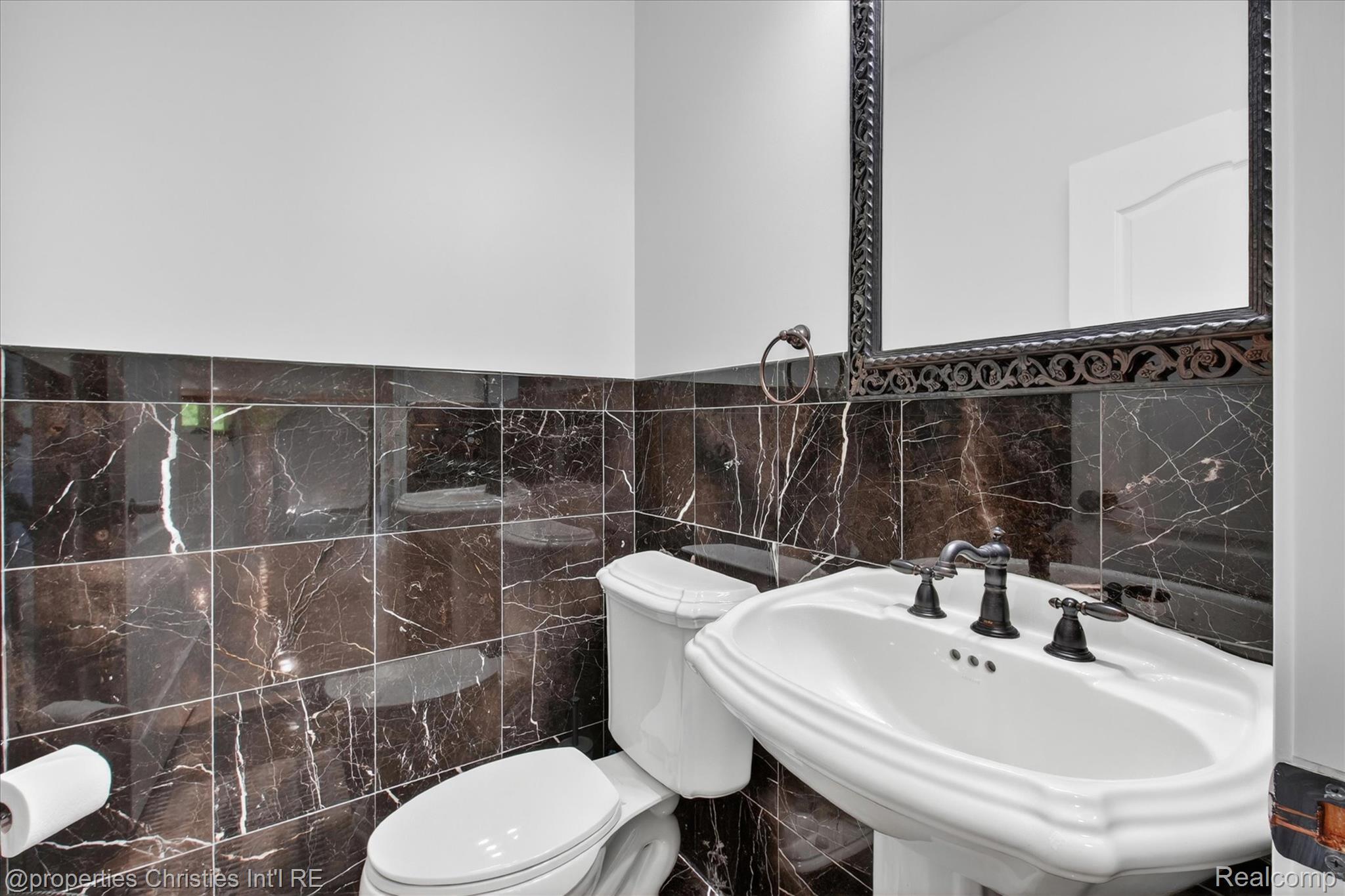 6223 Valleyfield Drive