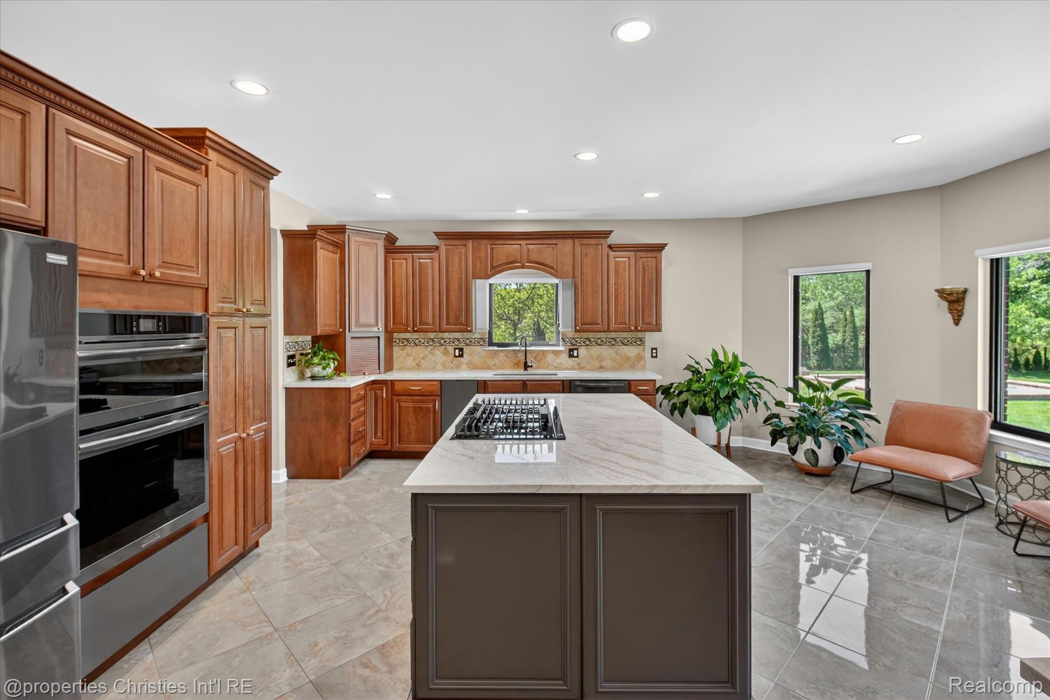 6223 Valleyfield Drive