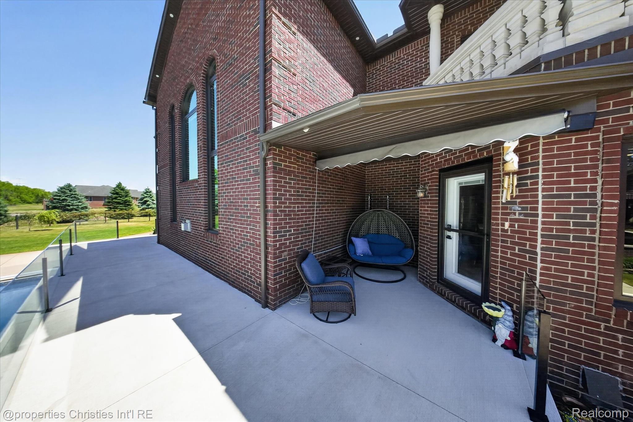 6223 Valleyfield Drive