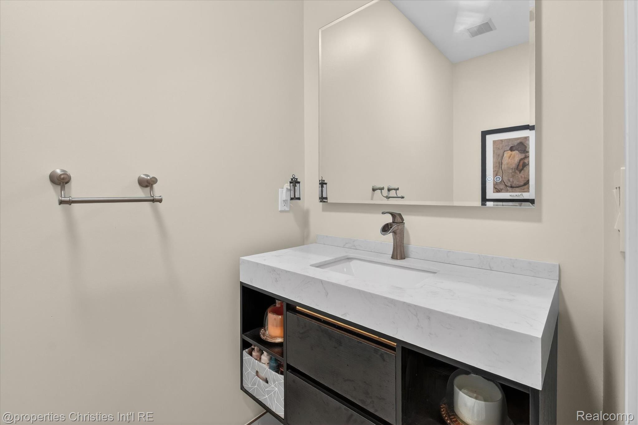 6223 Valleyfield Drive