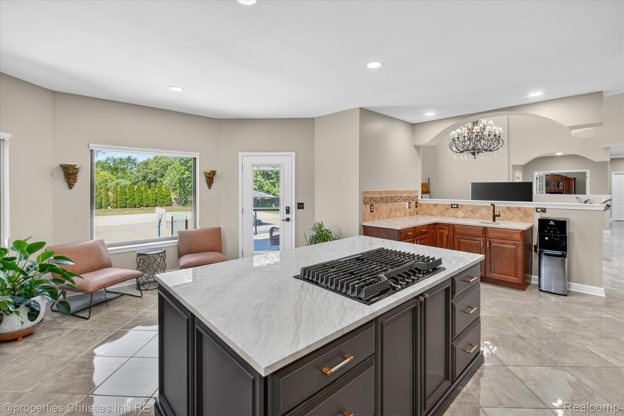 6223 Valleyfield Drive