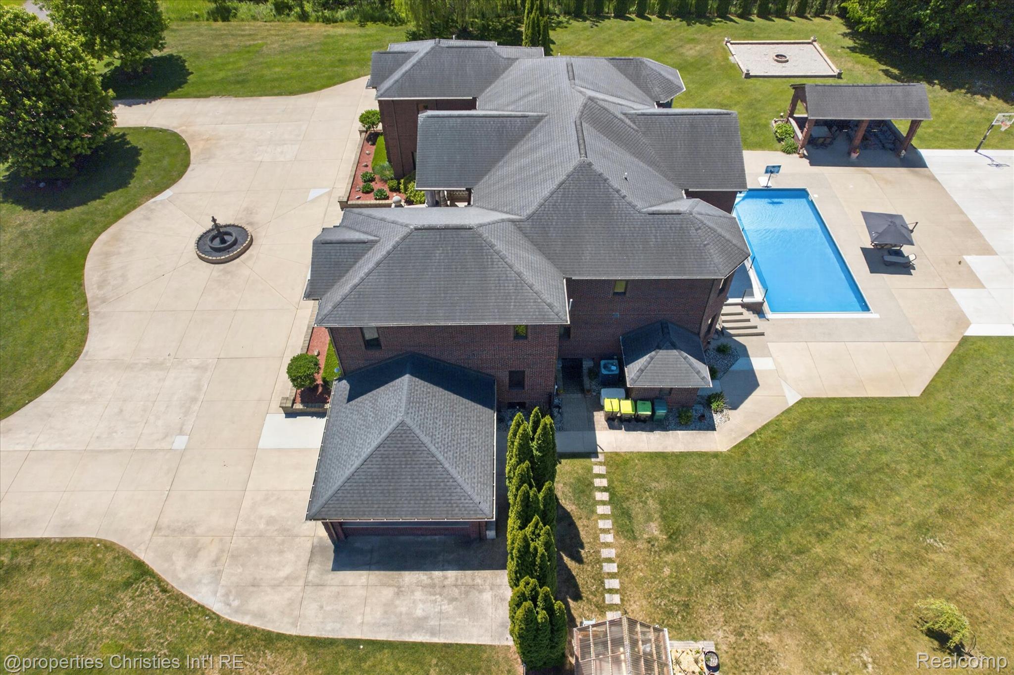 6223 Valleyfield Drive