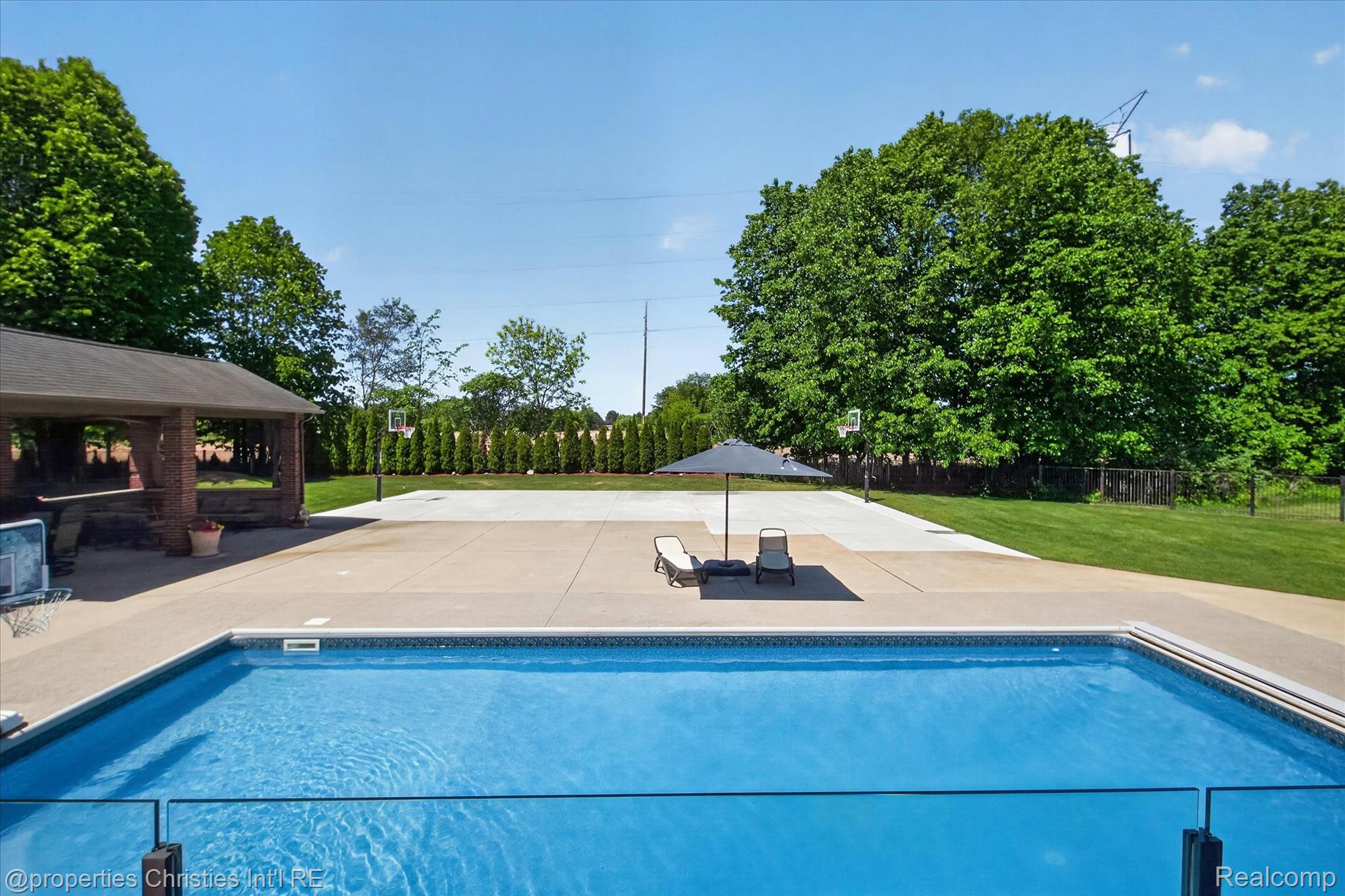 6223 Valleyfield Drive