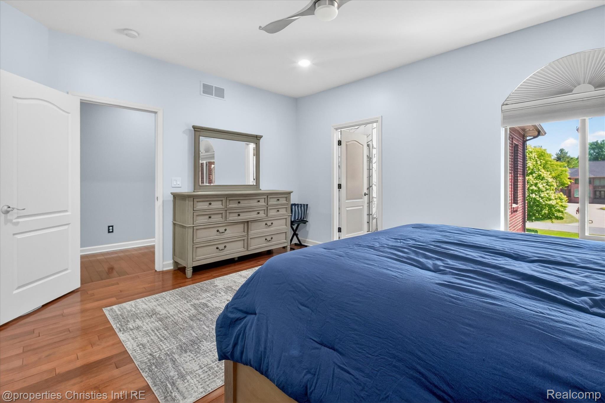 6223 Valleyfield Drive