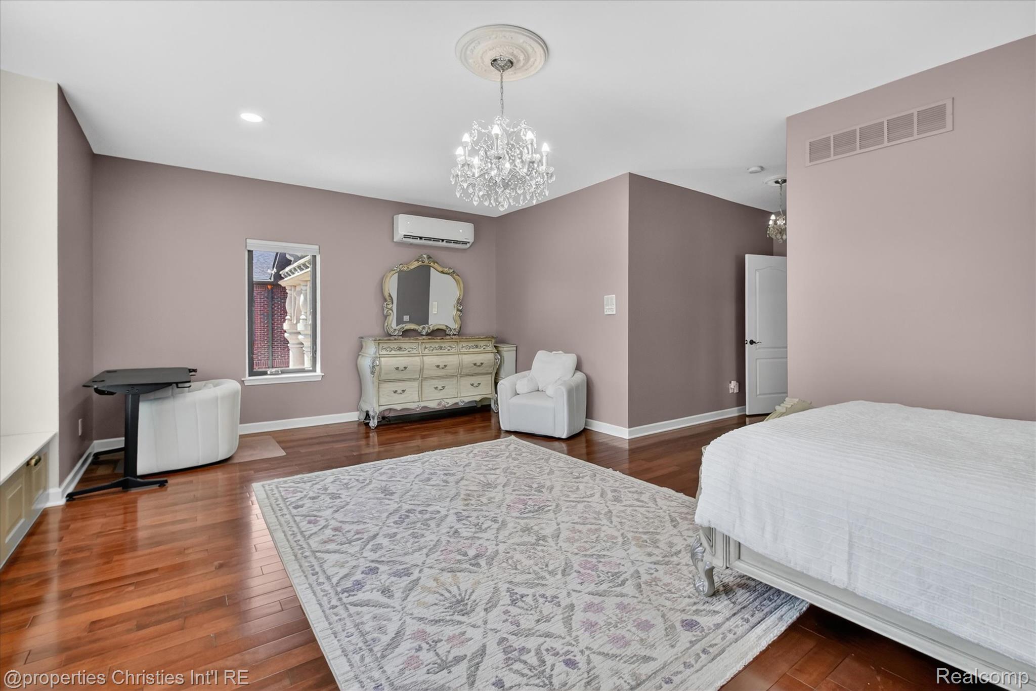 6223 Valleyfield Drive