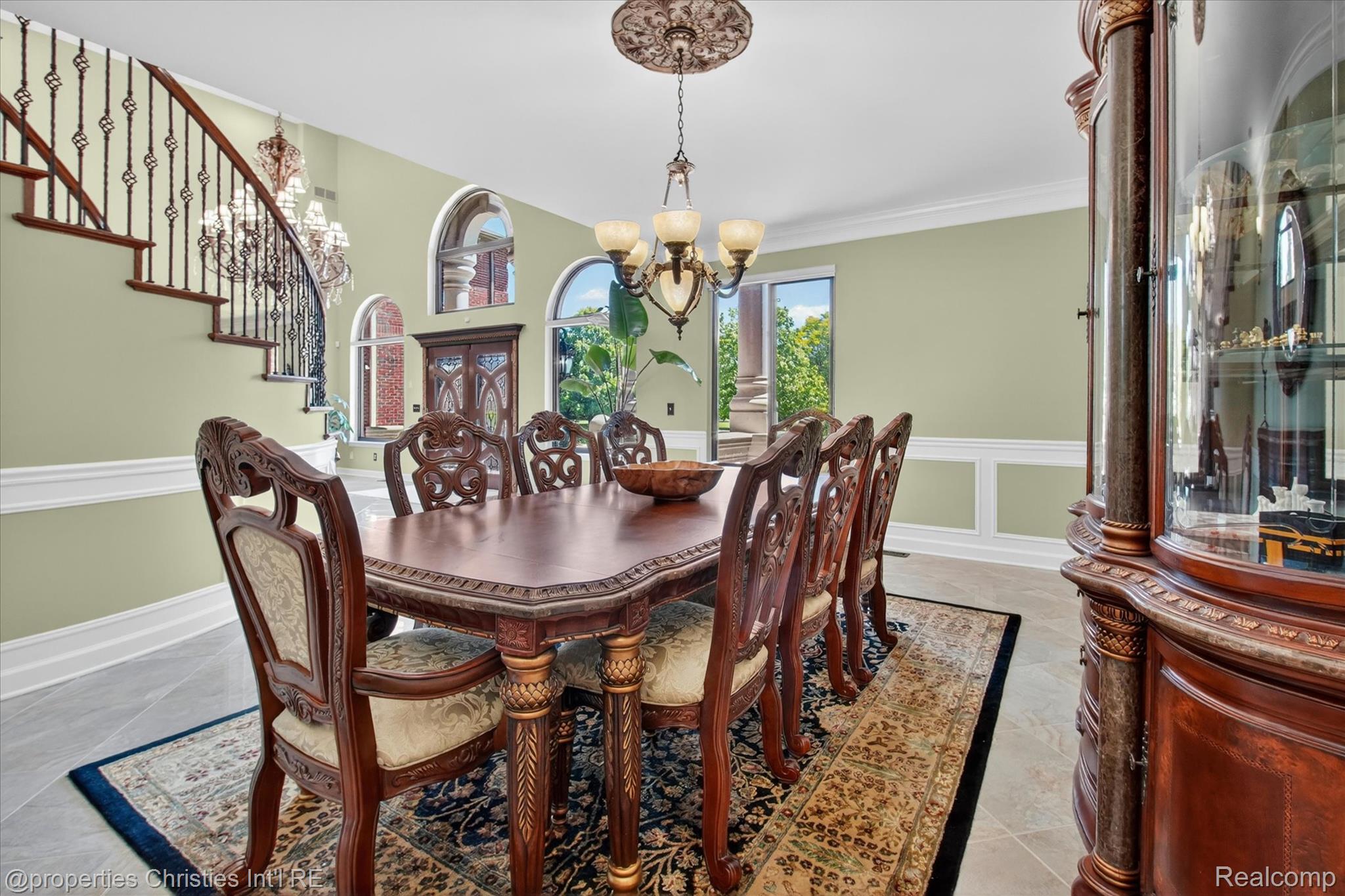 6223 Valleyfield Drive