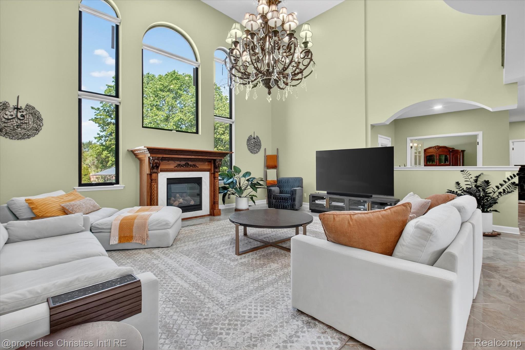 6223 Valleyfield Drive