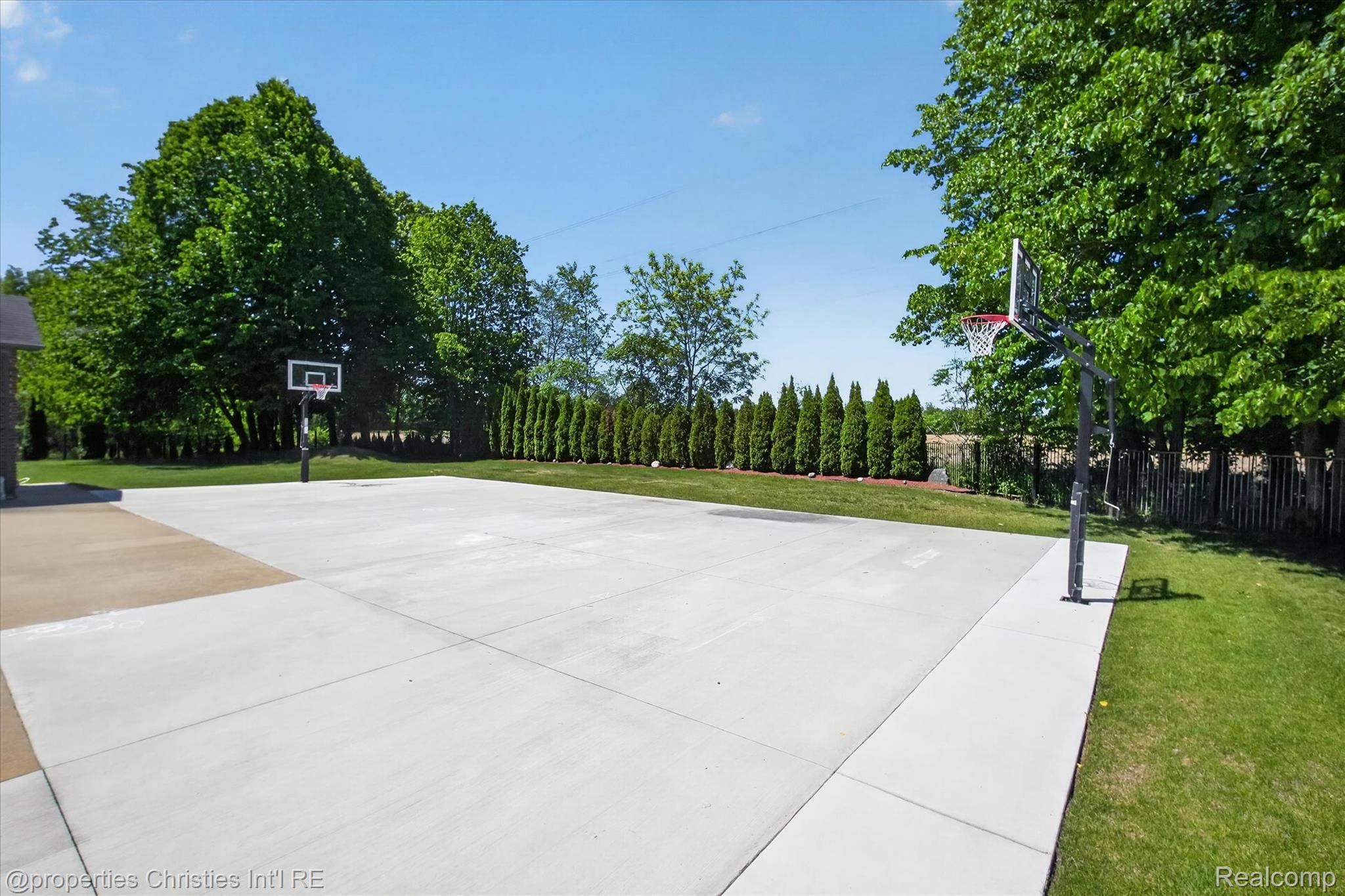 6223 Valleyfield Drive