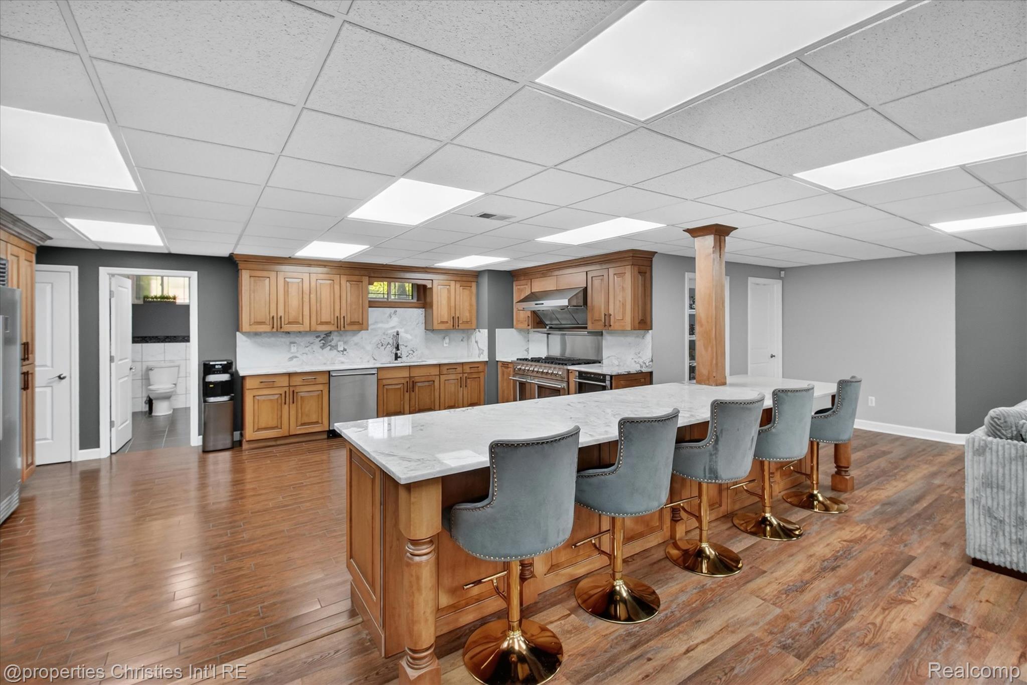 6223 Valleyfield Drive