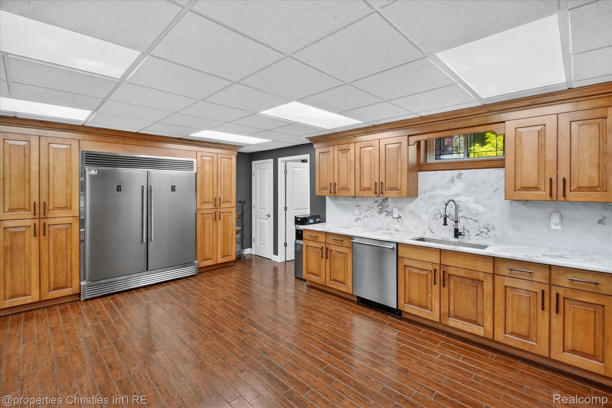 6223 Valleyfield Drive
