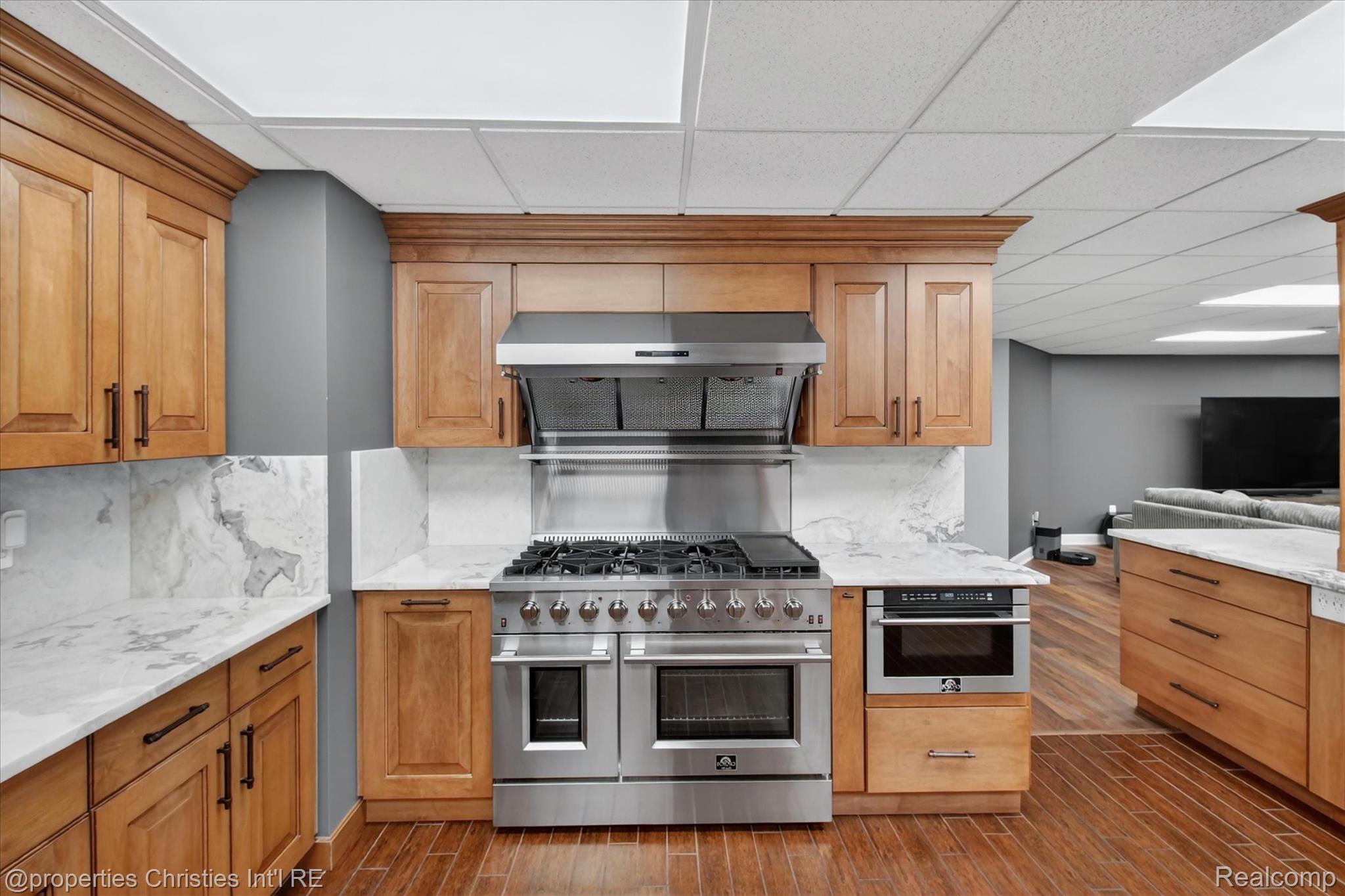 6223 Valleyfield Drive