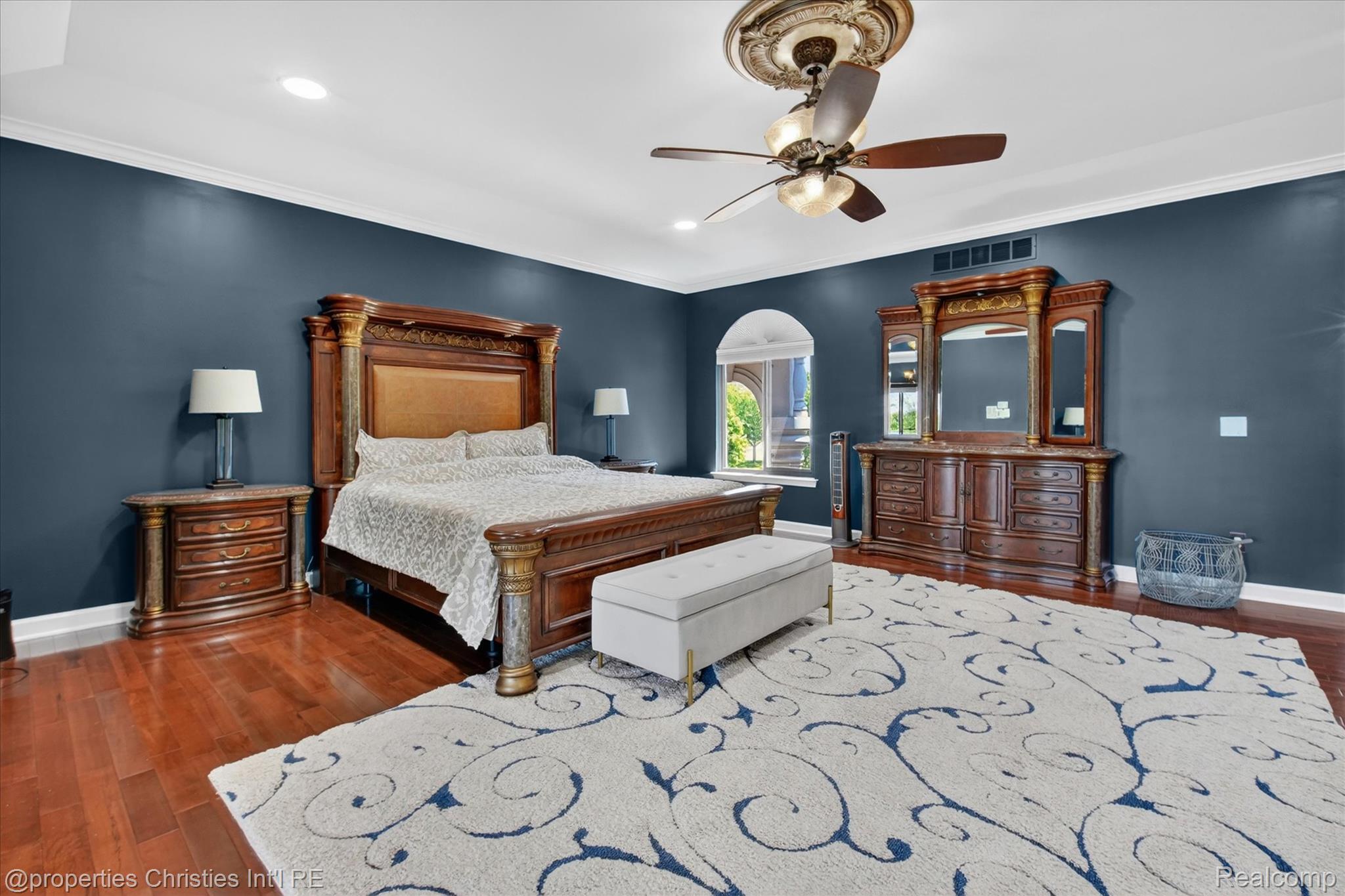 6223 Valleyfield Drive