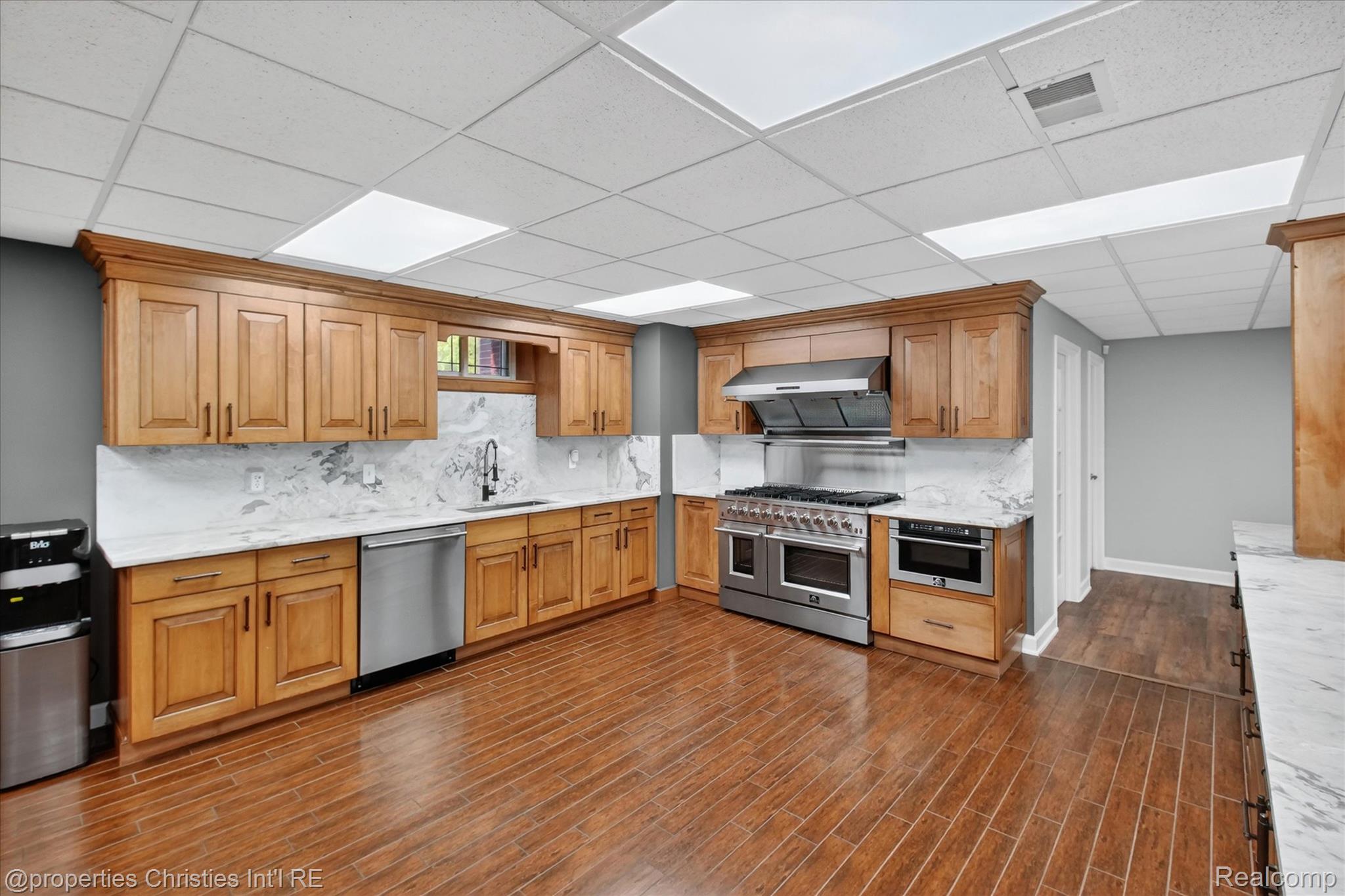 6223 Valleyfield Drive