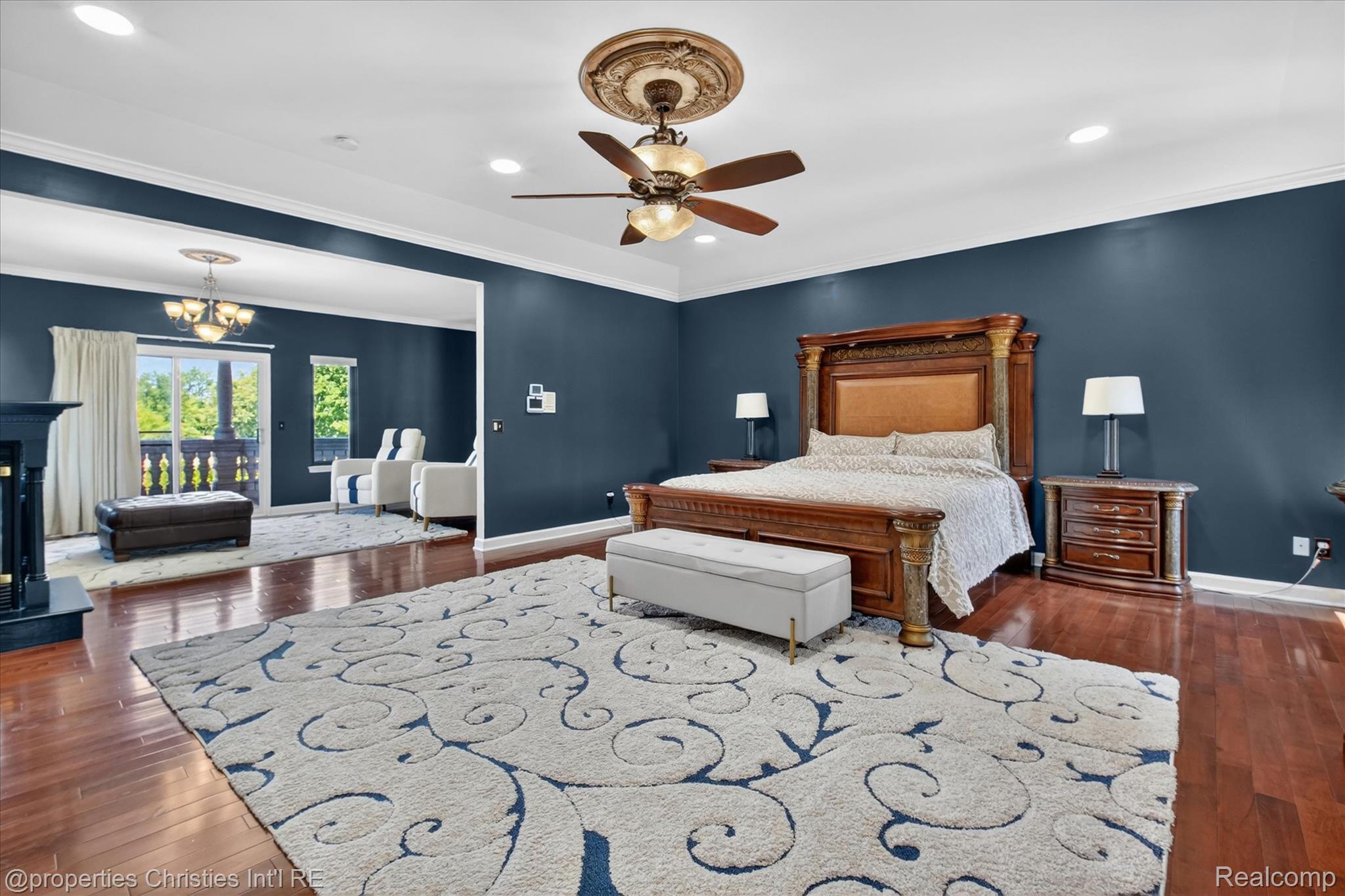 6223 Valleyfield Drive