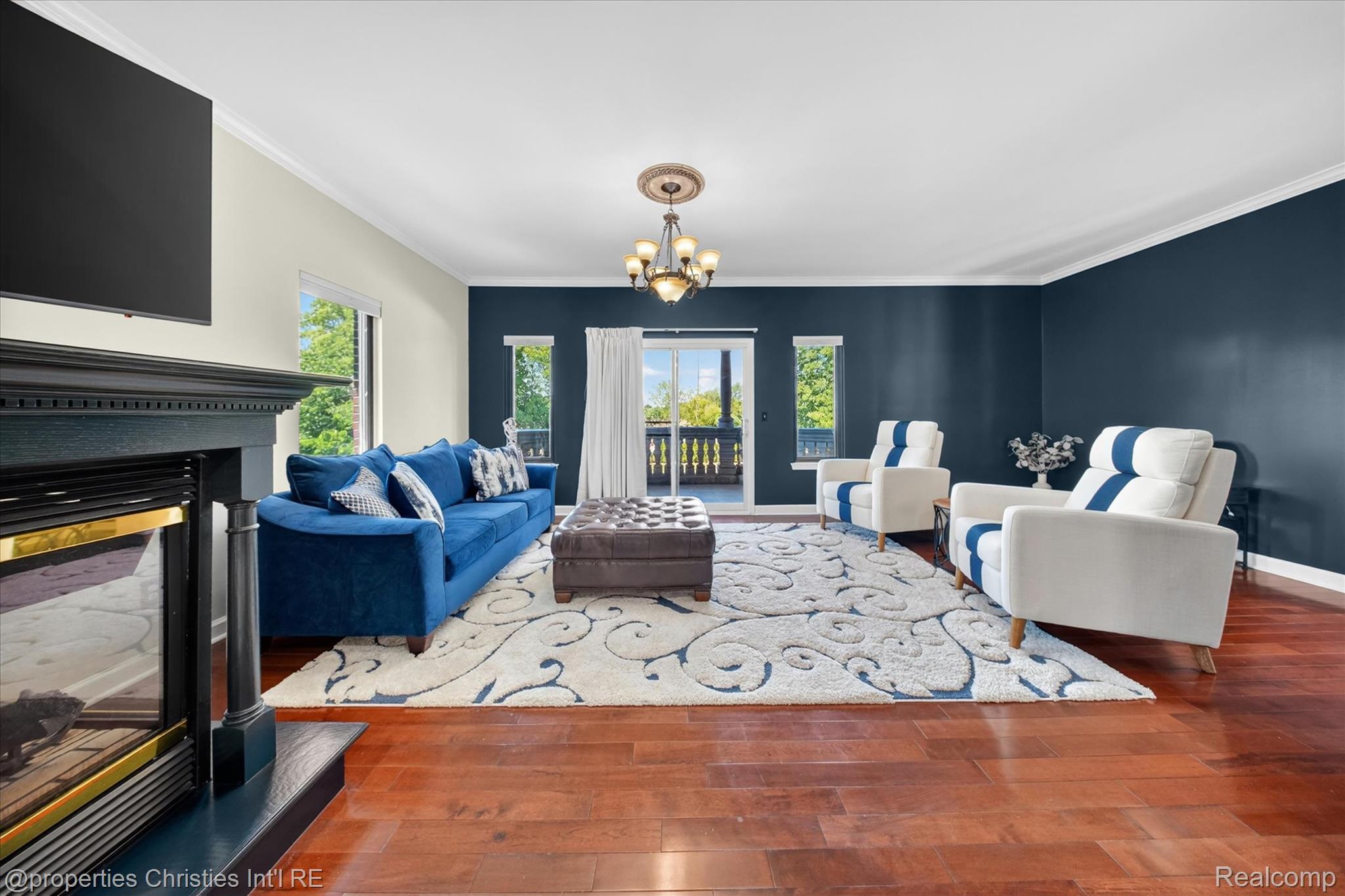 6223 Valleyfield Drive