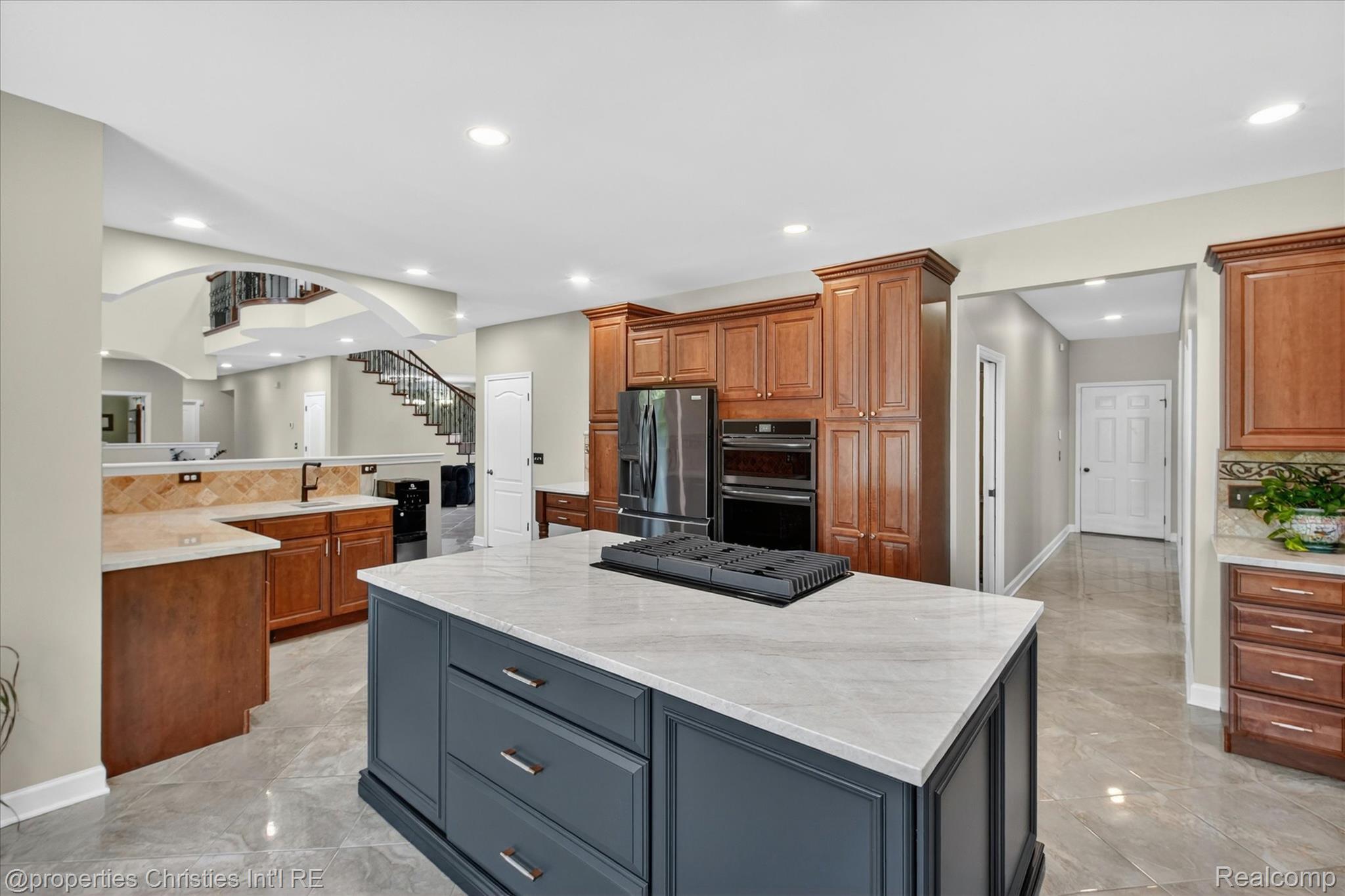 6223 Valleyfield Drive