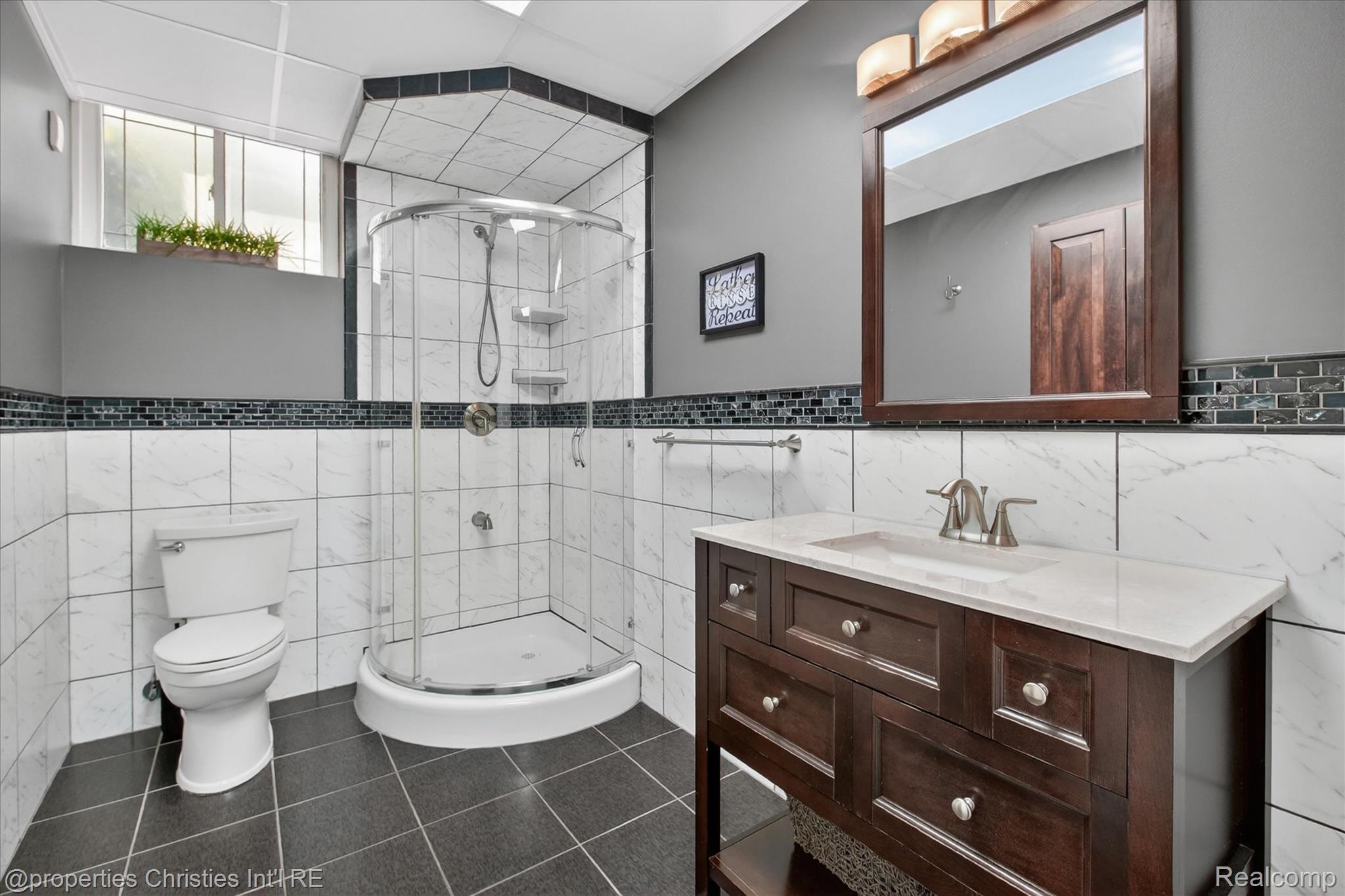 6223 Valleyfield Drive